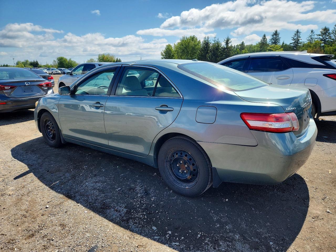 2011 Toyota Camry Base Зеленый vin: 4T1BF3EK2BU641967