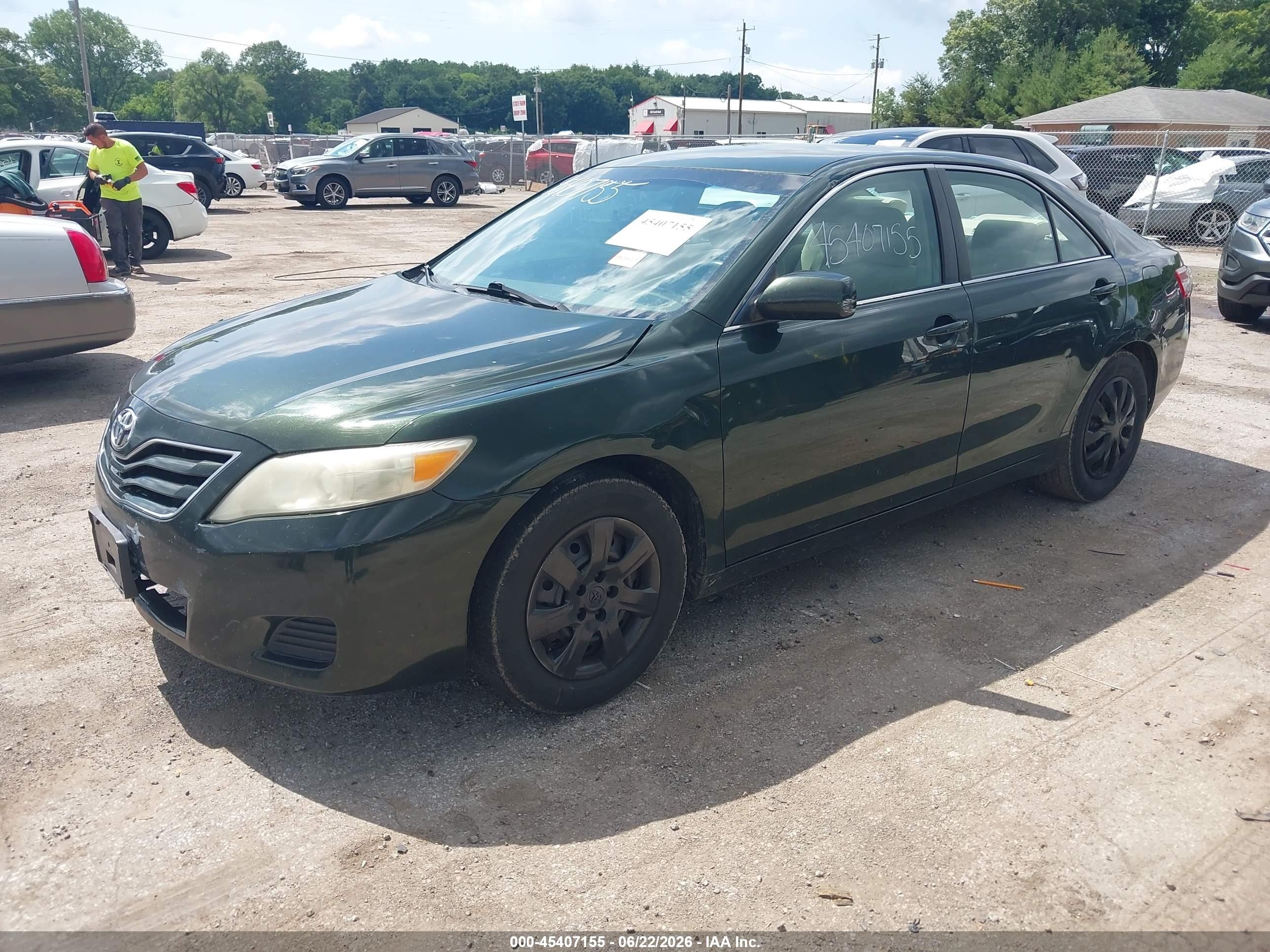 2011 Toyota Camry Le Green vin: 4T1BF3EK2BU643315