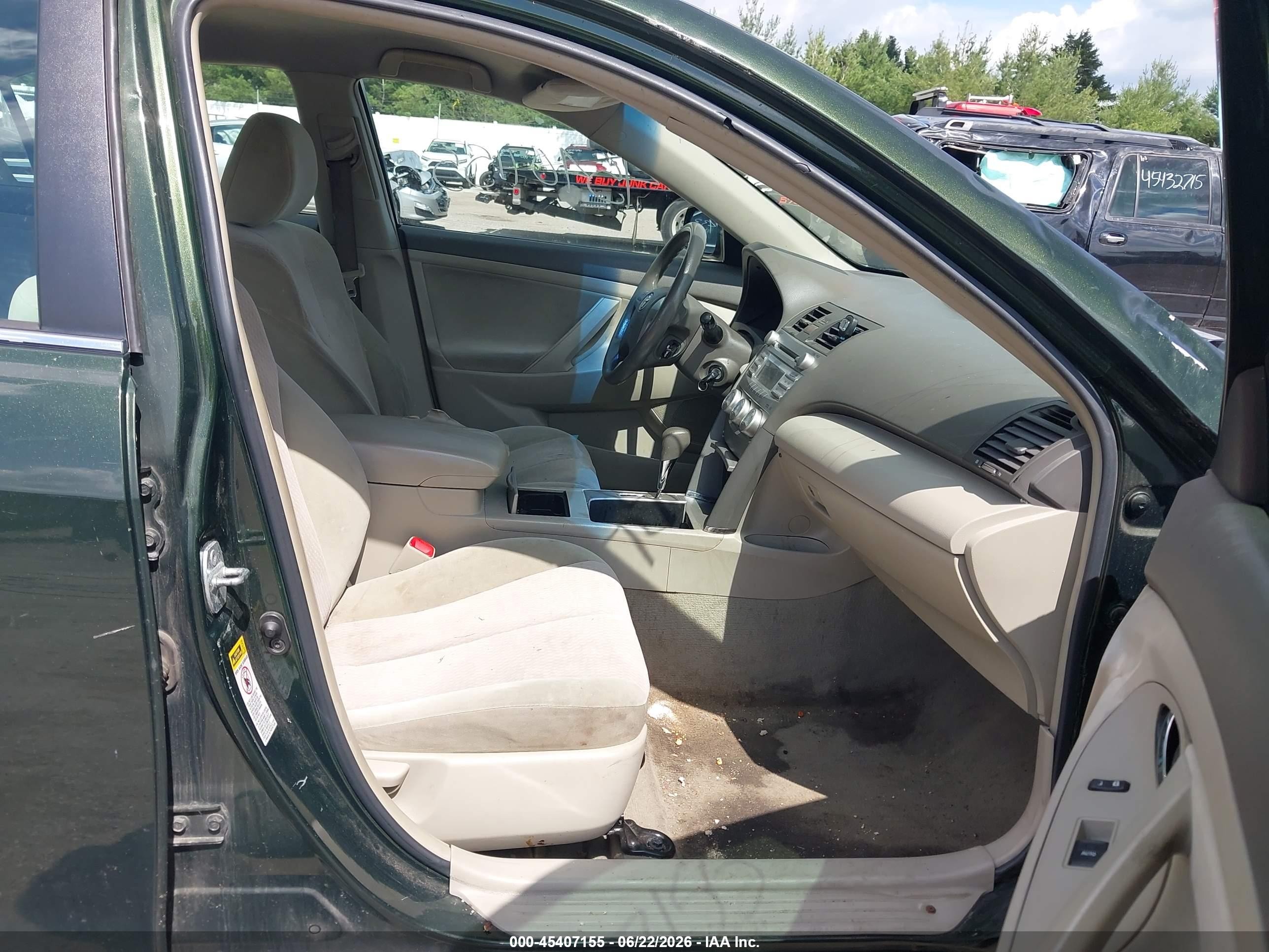 2011 Toyota Camry Le Green vin: 4T1BF3EK2BU643315