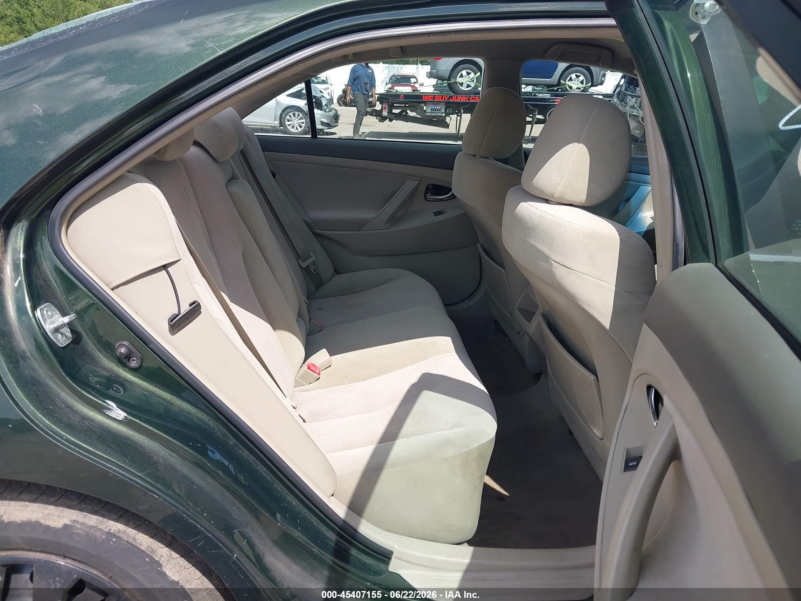 2011 Toyota Camry Le Green vin: 4T1BF3EK2BU643315