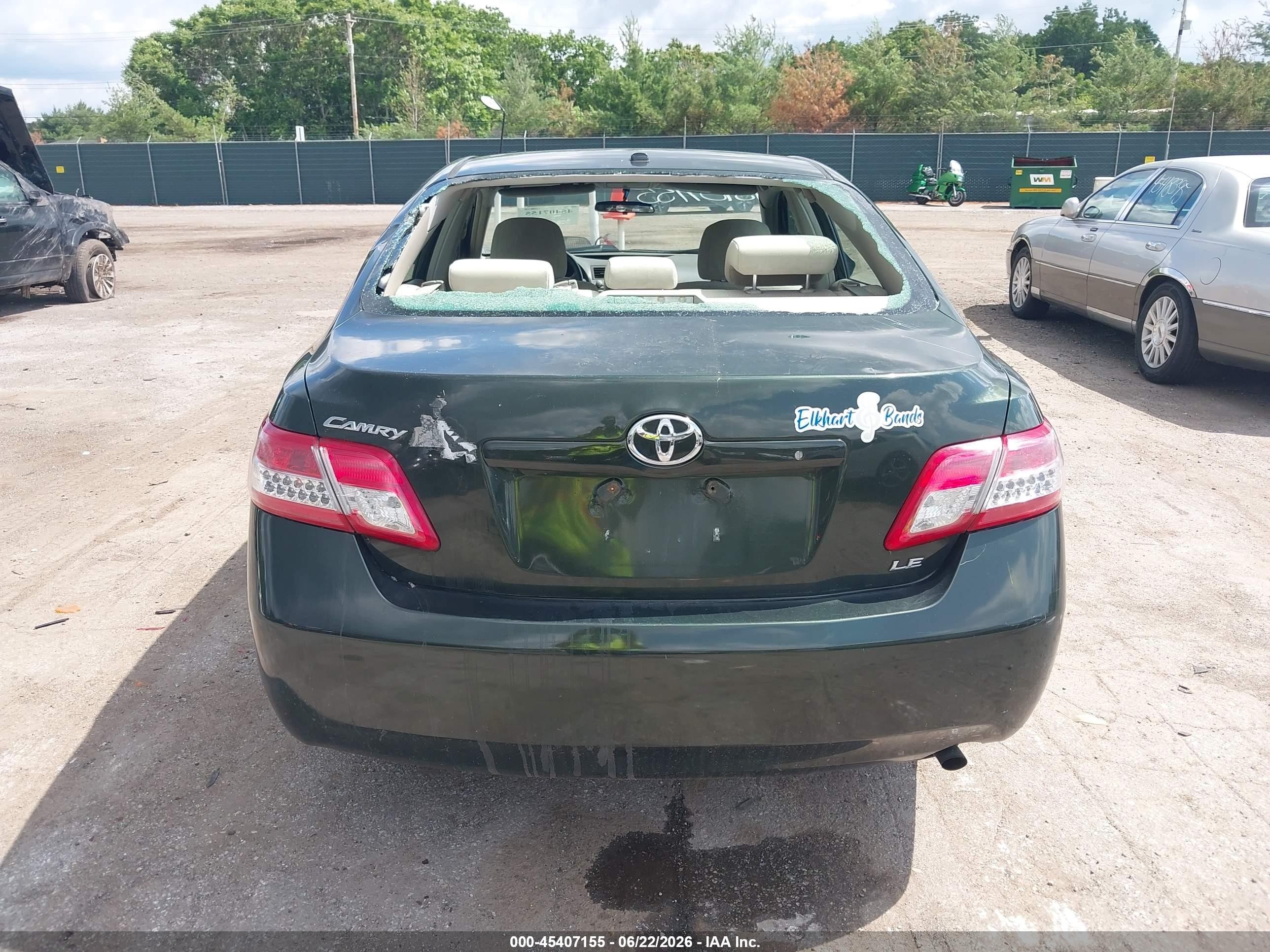 2011 Toyota Camry Le Green vin: 4T1BF3EK2BU643315