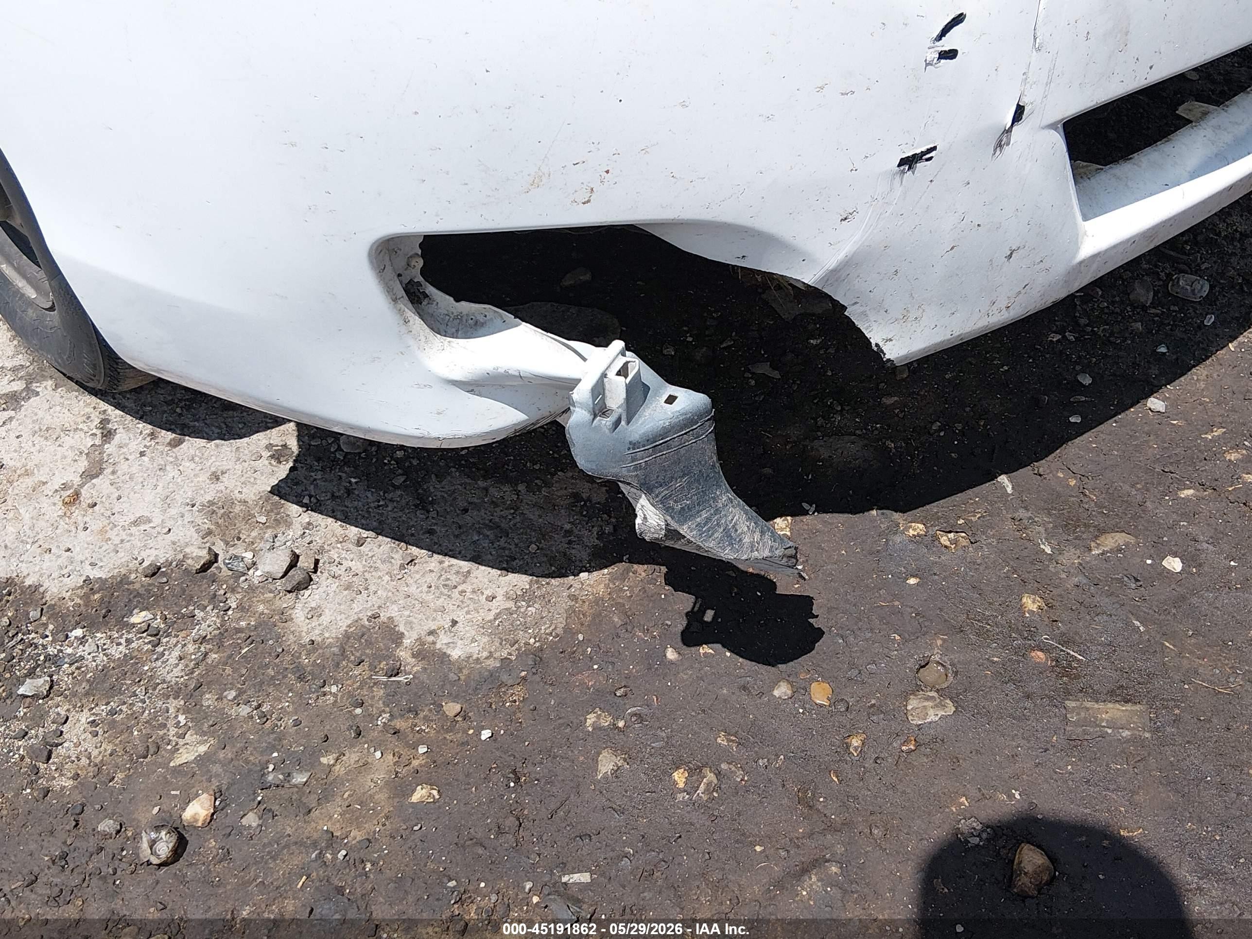 2011 Toyota Camry Le White vin: 4T1BF3EK2BU645730