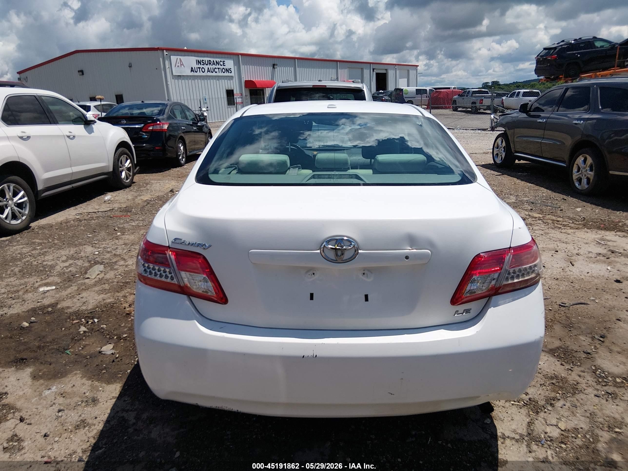 2011 Toyota Camry Le White vin: 4T1BF3EK2BU645730