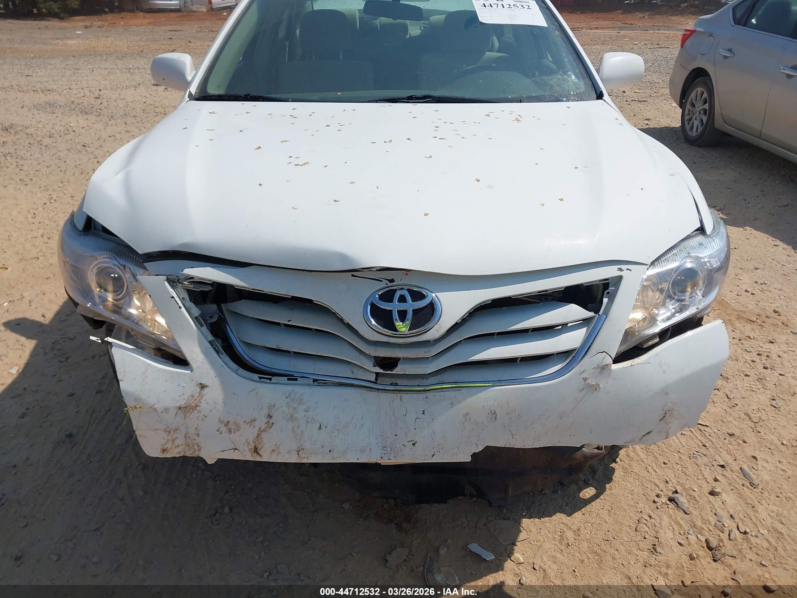 2011 Toyota Camry   White vin: 4T1BF3EK2BU646294