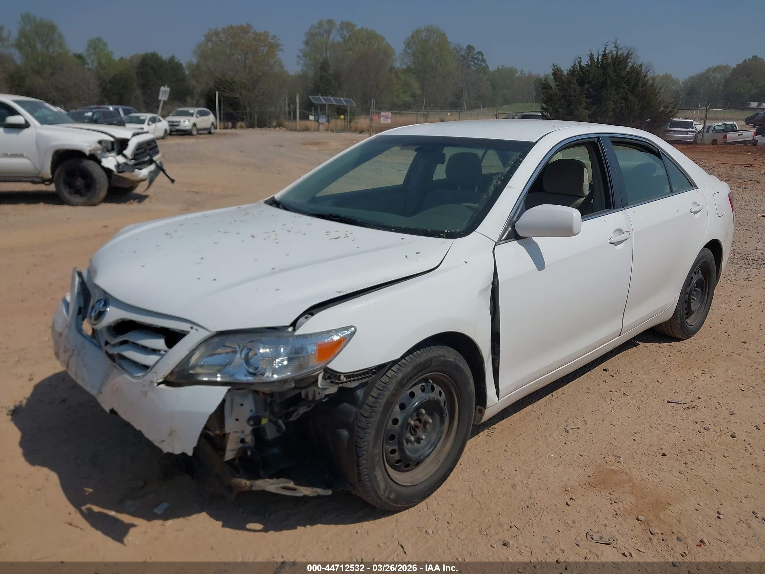 2011 Toyota Camry   White vin: 4T1BF3EK2BU646294
