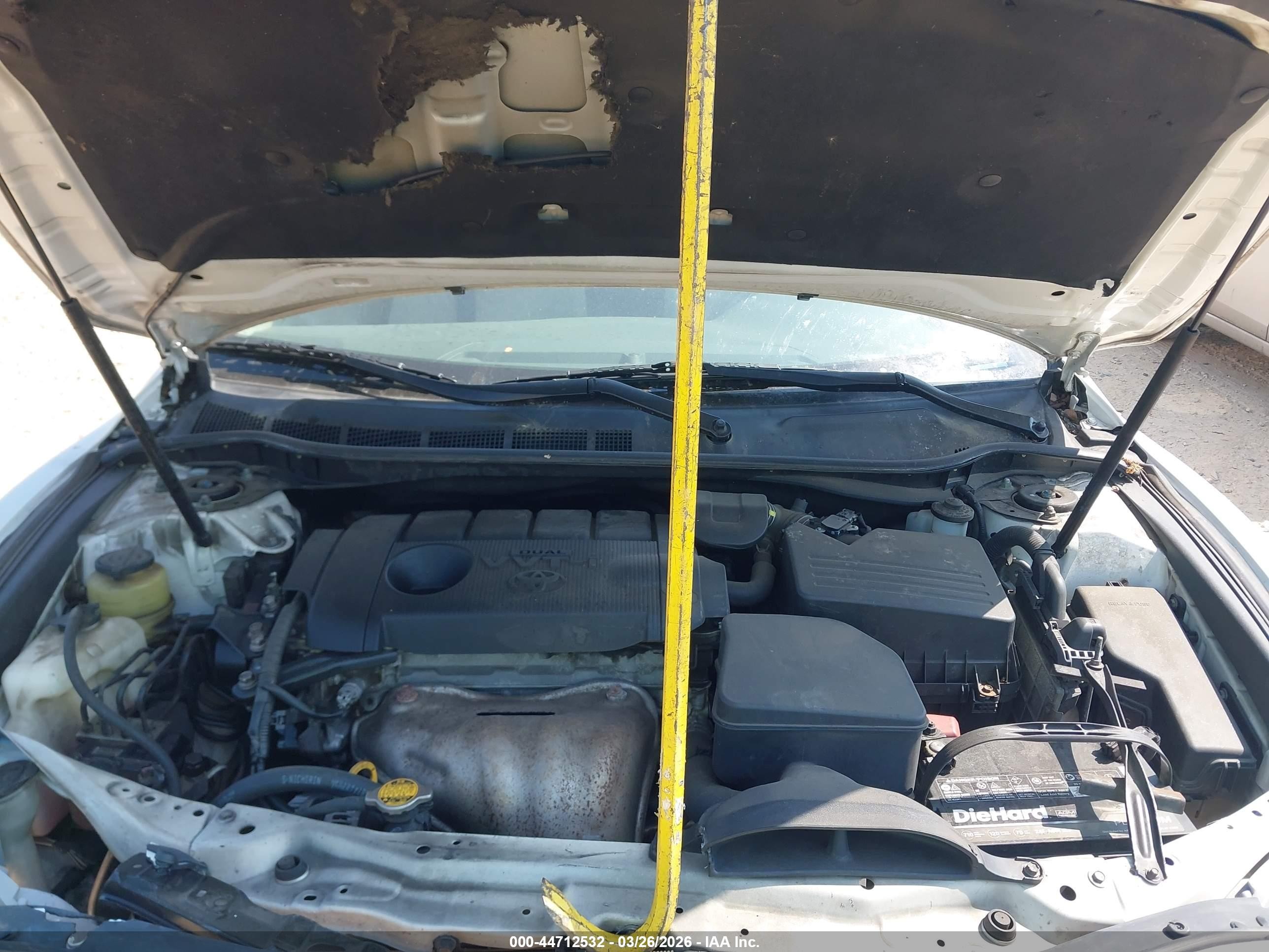 2011 Toyota Camry   White vin: 4T1BF3EK2BU646294