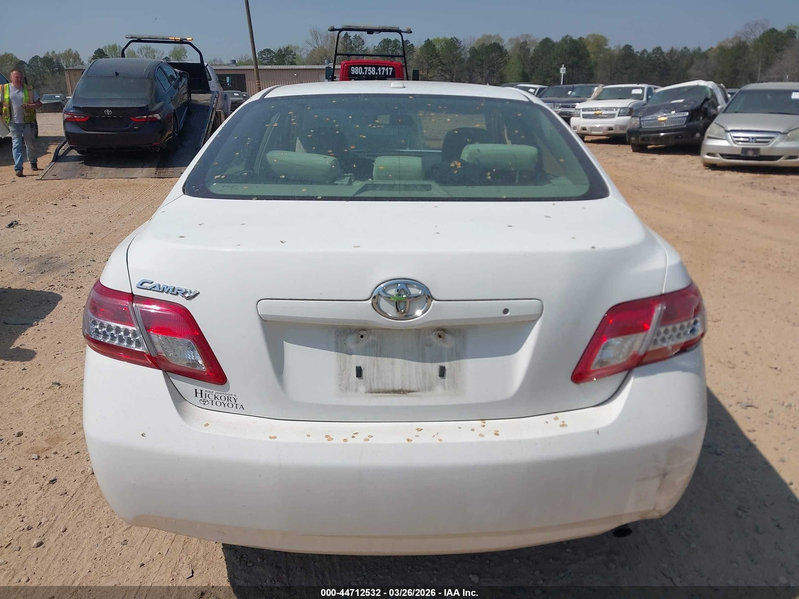 2011 Toyota Camry   White vin: 4T1BF3EK2BU646294