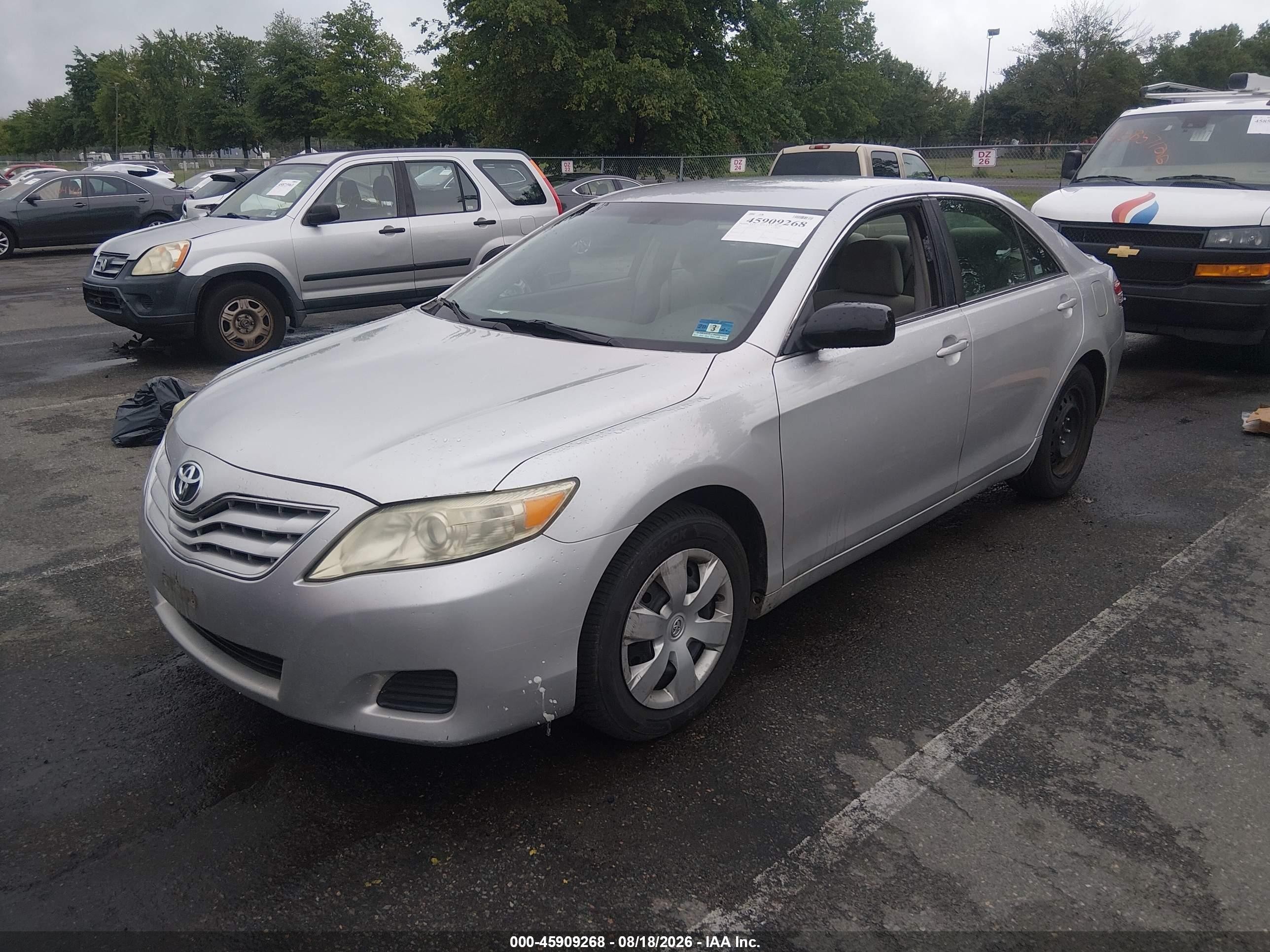 2011 Toyota Camry Le Gray vin: 4T1BF3EK2BU654749