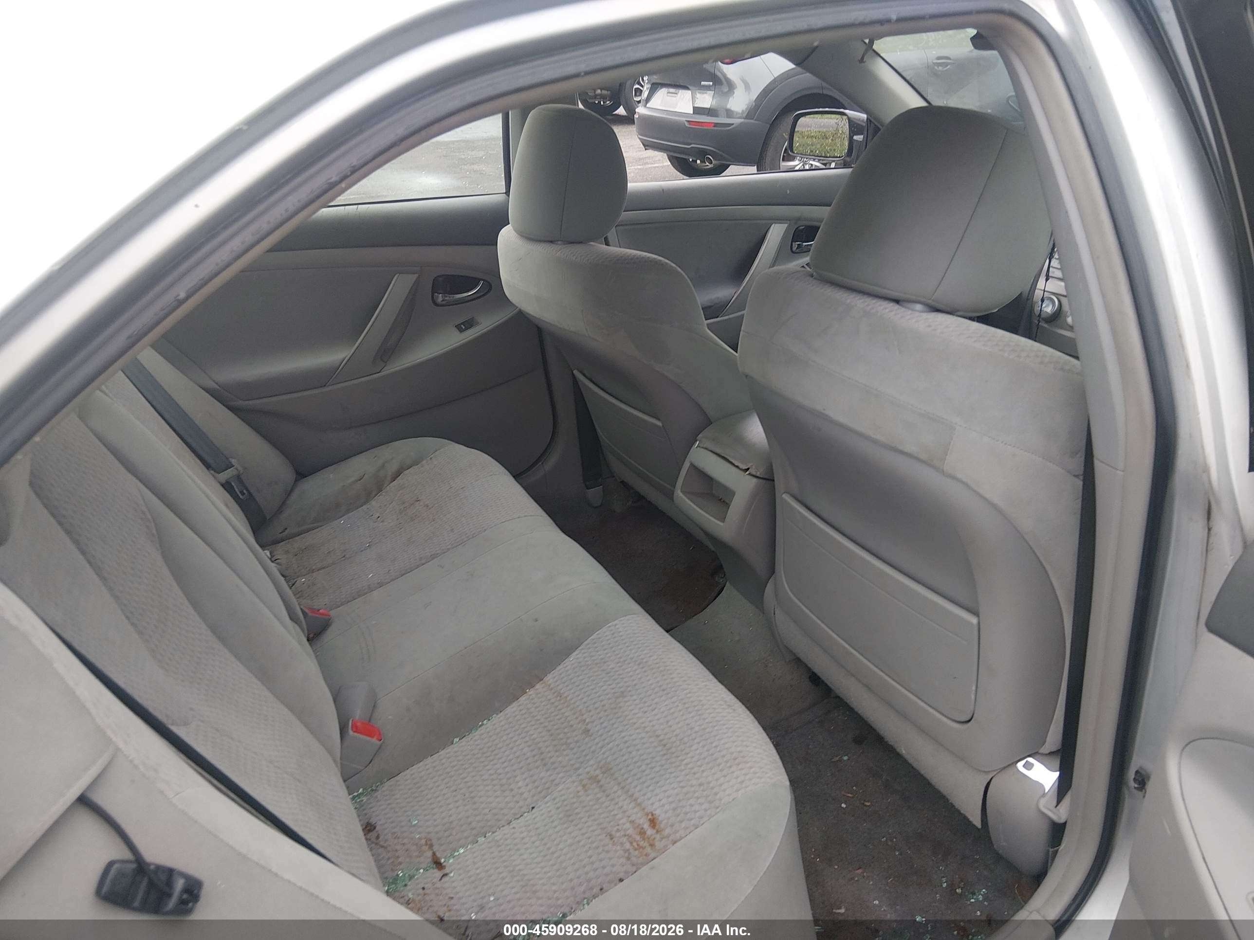 2011 Toyota Camry Le Gray vin: 4T1BF3EK2BU654749