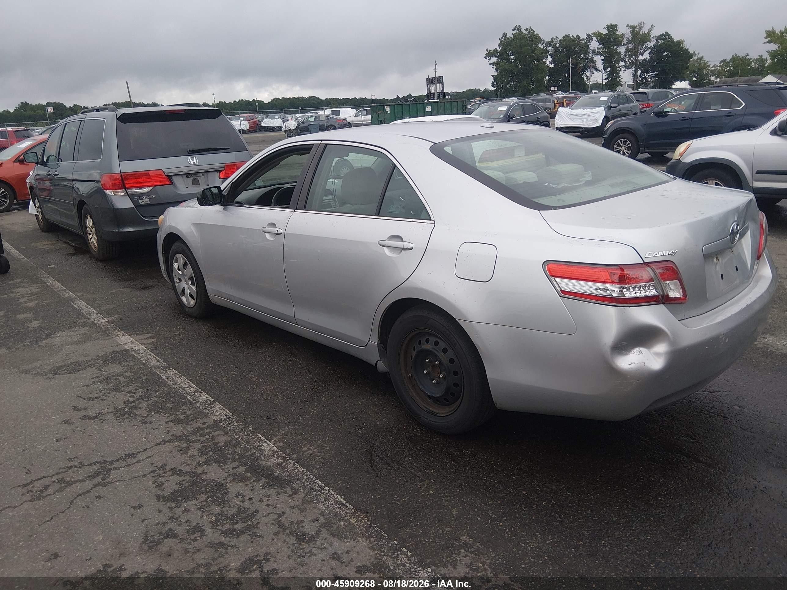 2011 Toyota Camry Le Gray vin: 4T1BF3EK2BU654749