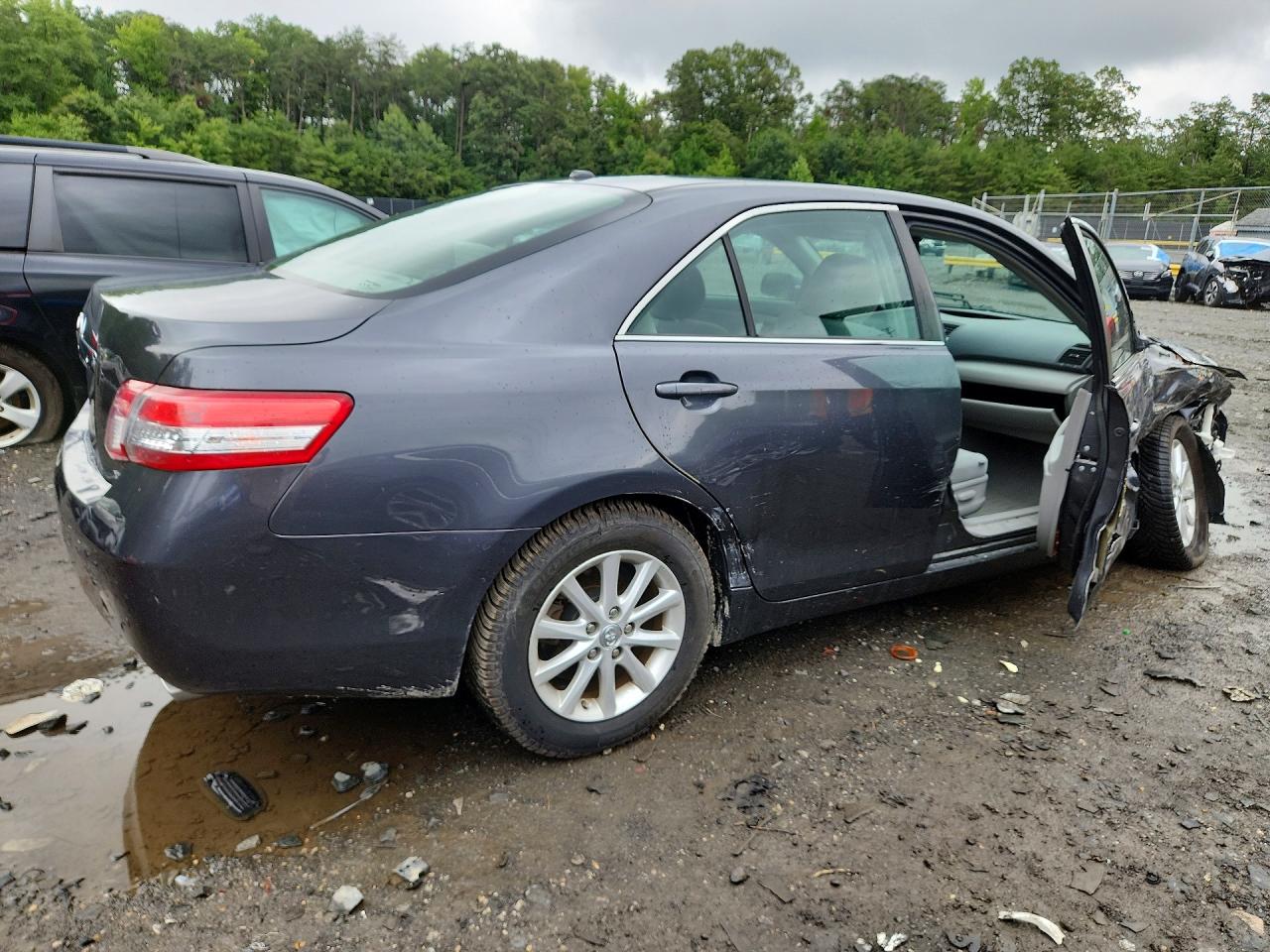 2011 Toyota Camry Xle Серый vin: 4T1BF3EK2BU664746