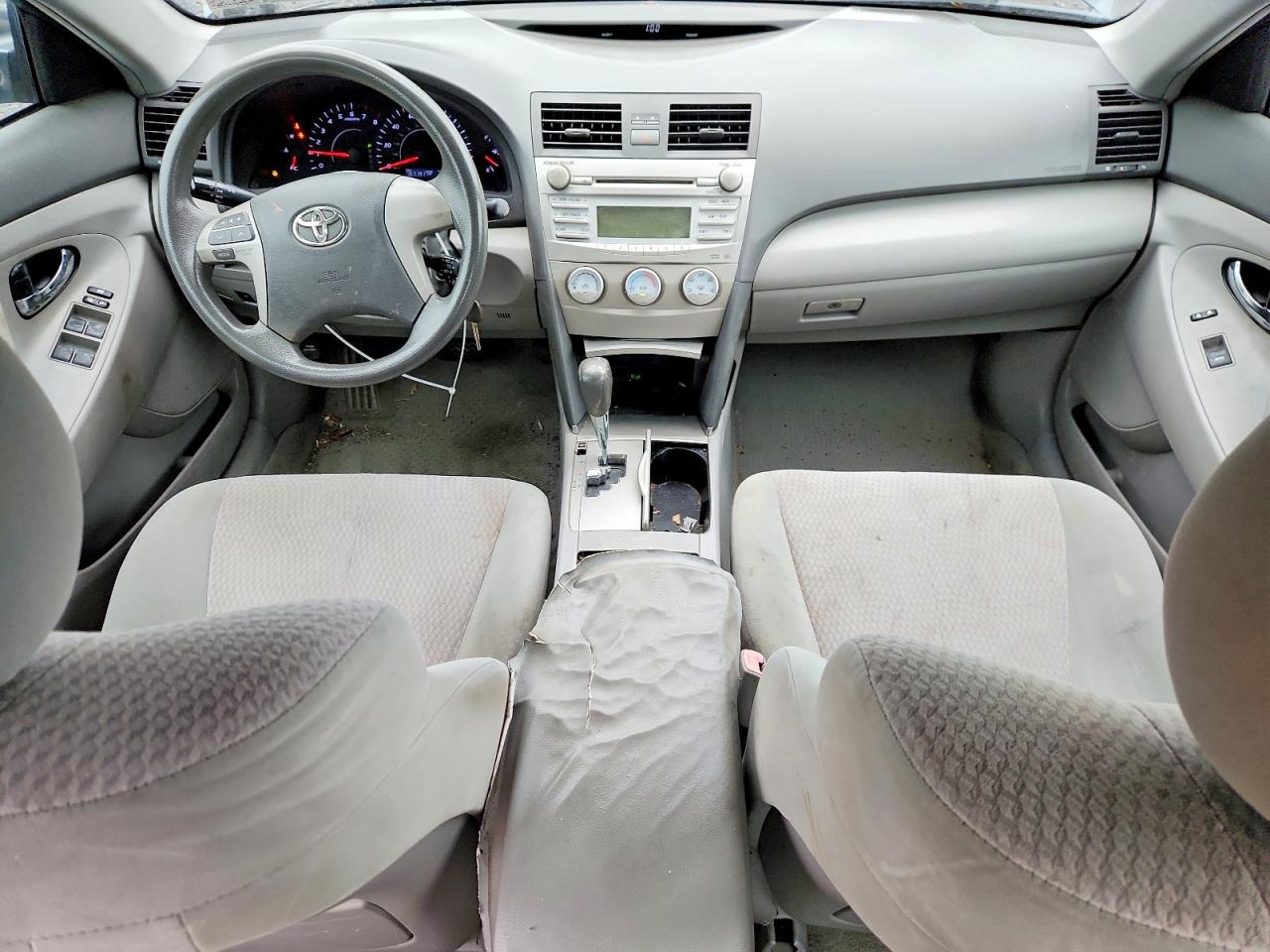 2011 Toyota Camry Le Gray vin: 4T1BF3EK2BU670417