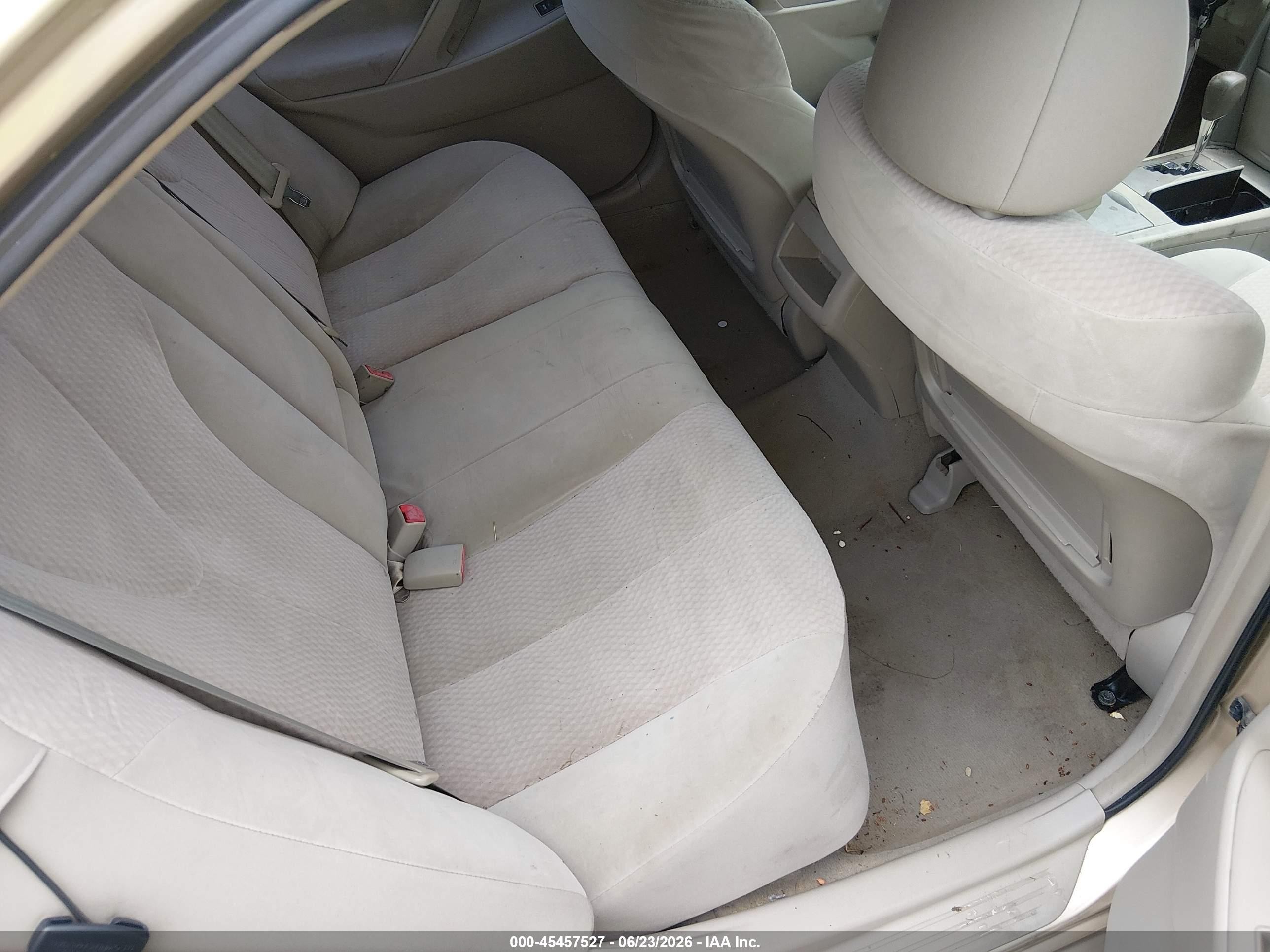 2011 Toyota Camry   Gold vin: 4T1BF3EK2BU677772