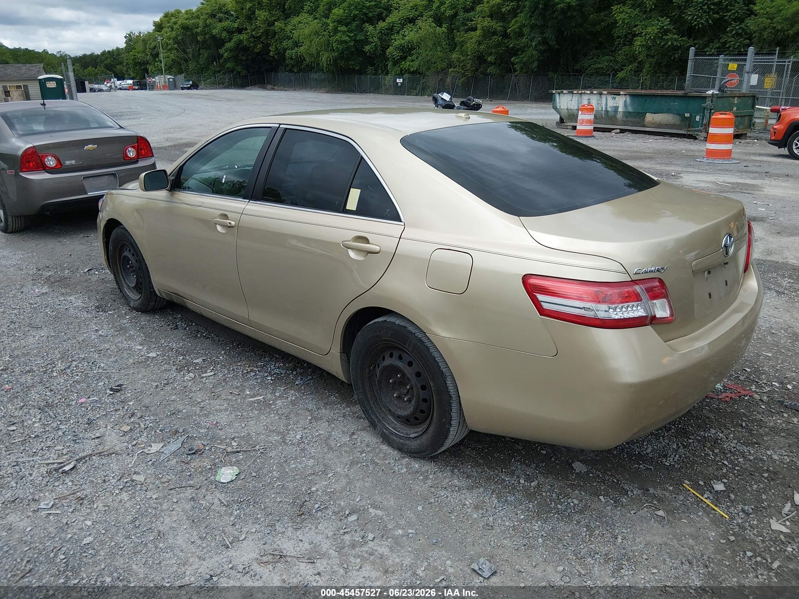 2011 Toyota Camry   Gold vin: 4T1BF3EK2BU677772
