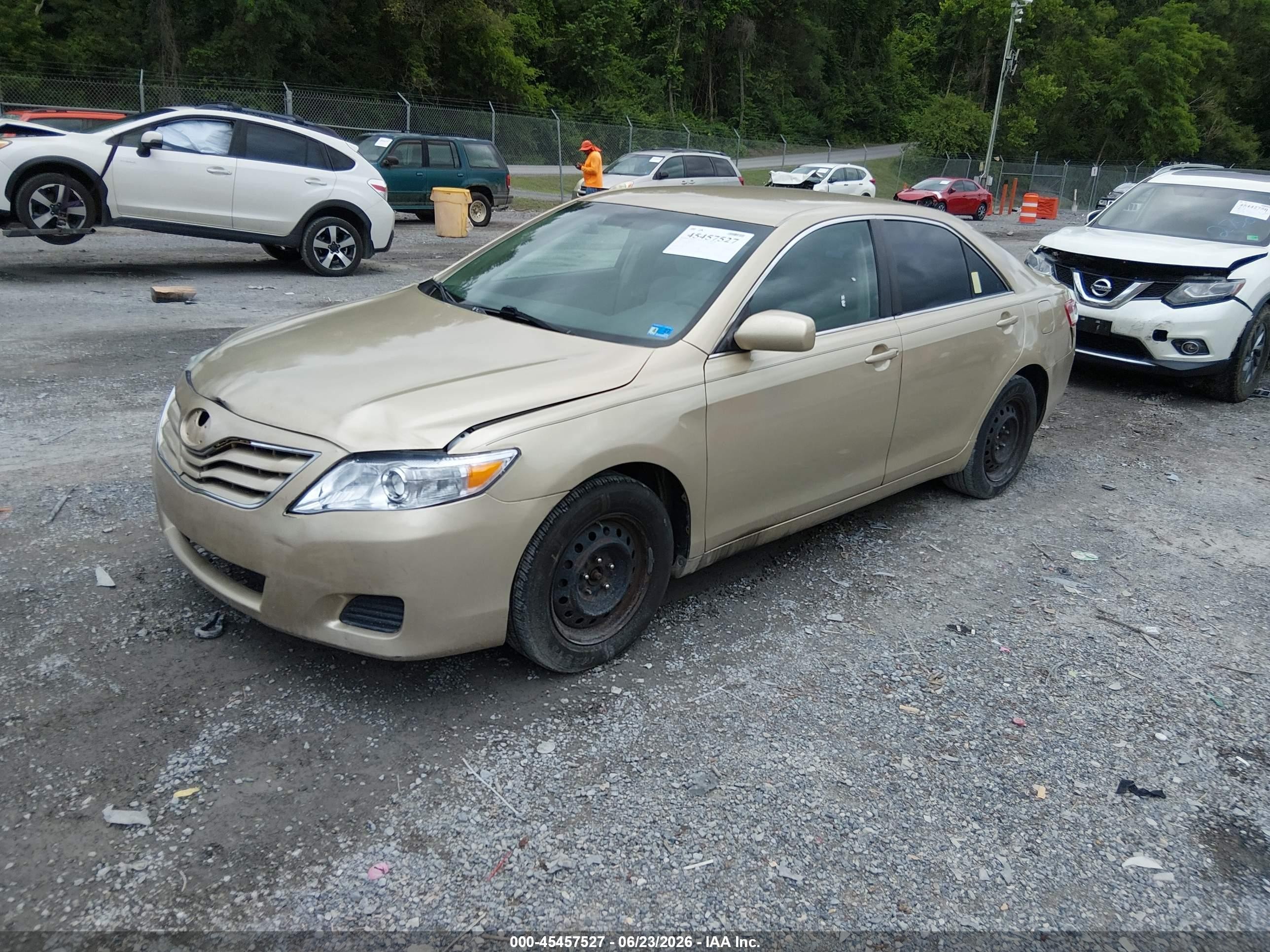 2011 Toyota Camry   Gold vin: 4T1BF3EK2BU677772