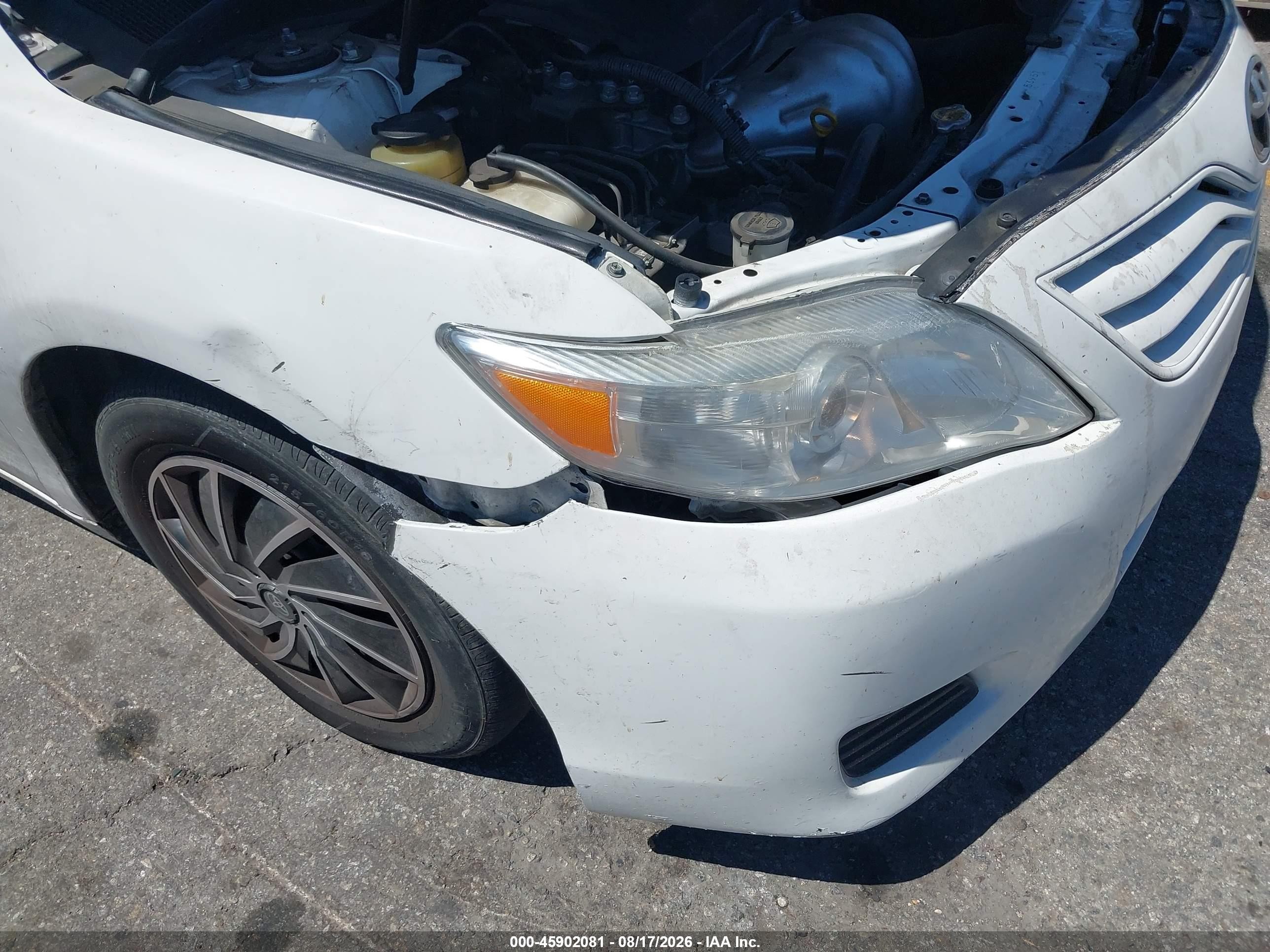 2011 Toyota Camry Le White vin: 4T1BF3EK2BU681840