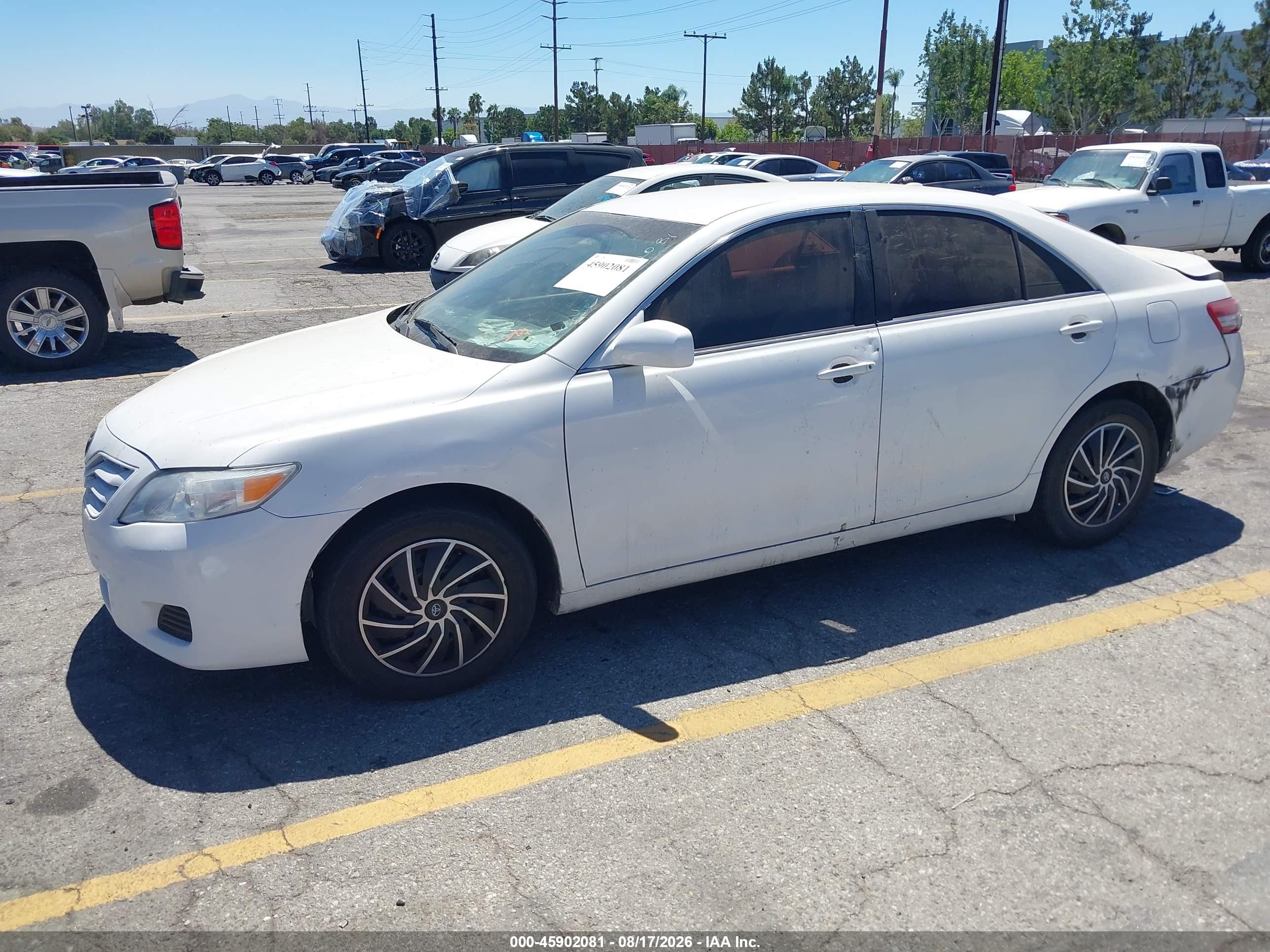 2011 Toyota Camry Le White vin: 4T1BF3EK2BU681840