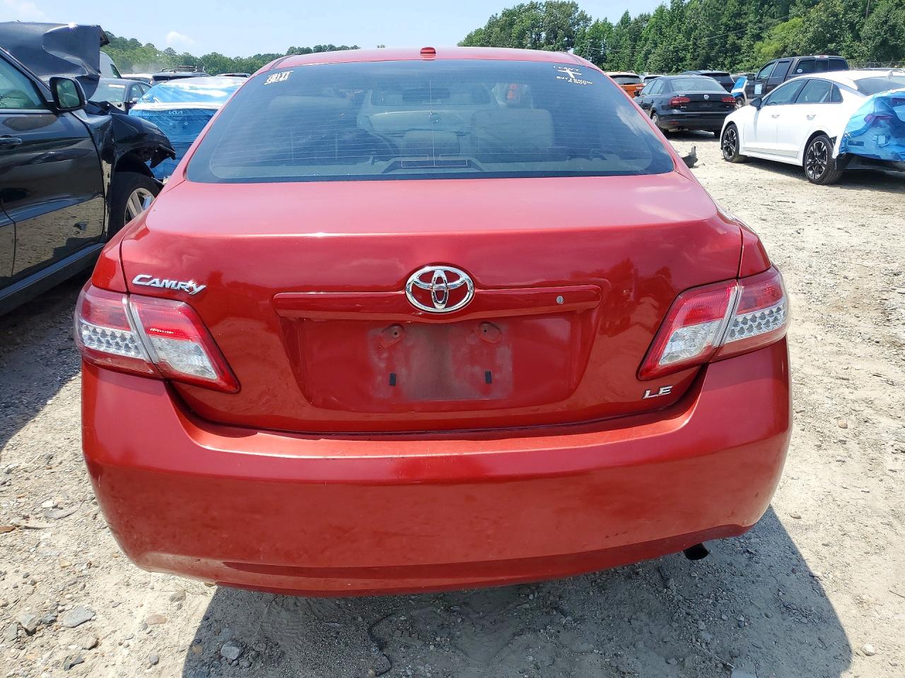 2011 Toyota Camry Le Red vin: 4T1BF3EK2BU684219
