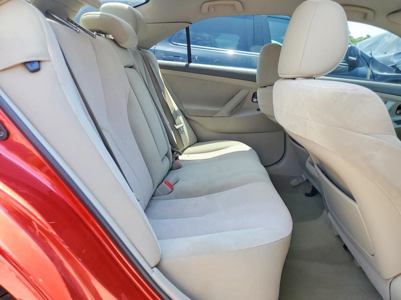 2011 Toyota Camry Le Red vin: 4T1BF3EK2BU684219