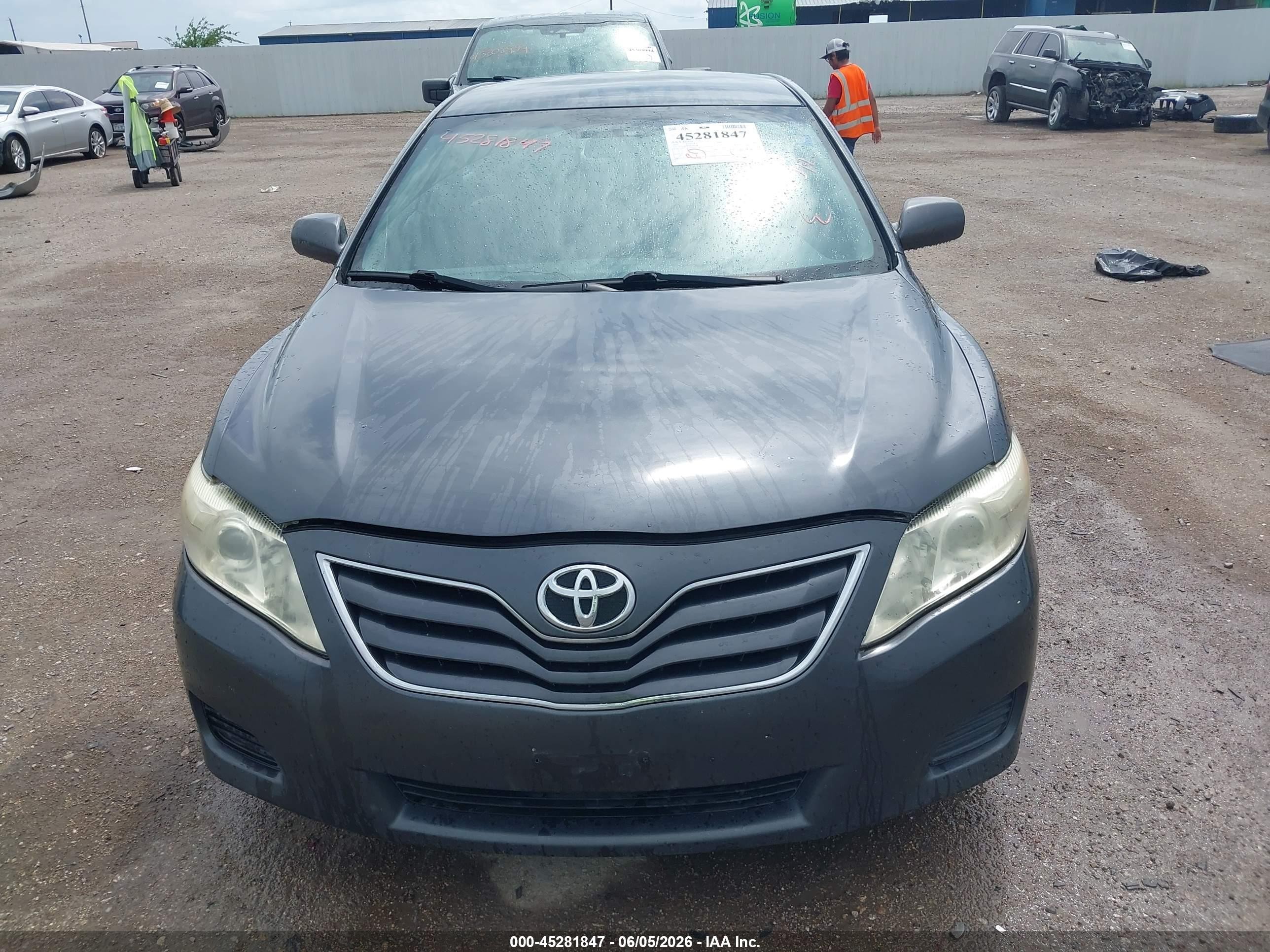 2011 Toyota Camry Le Серый vin: 4T1BF3EK2BU688108