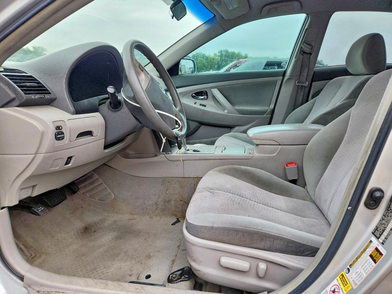 2011 Toyota Camry Le Silver vin: 4T1BF3EK2BU690926