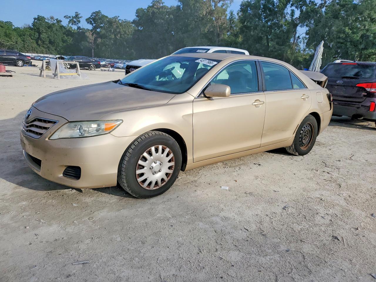 2011 Toyota Camry Base Gold vin: 4T1BF3EK2BU696659