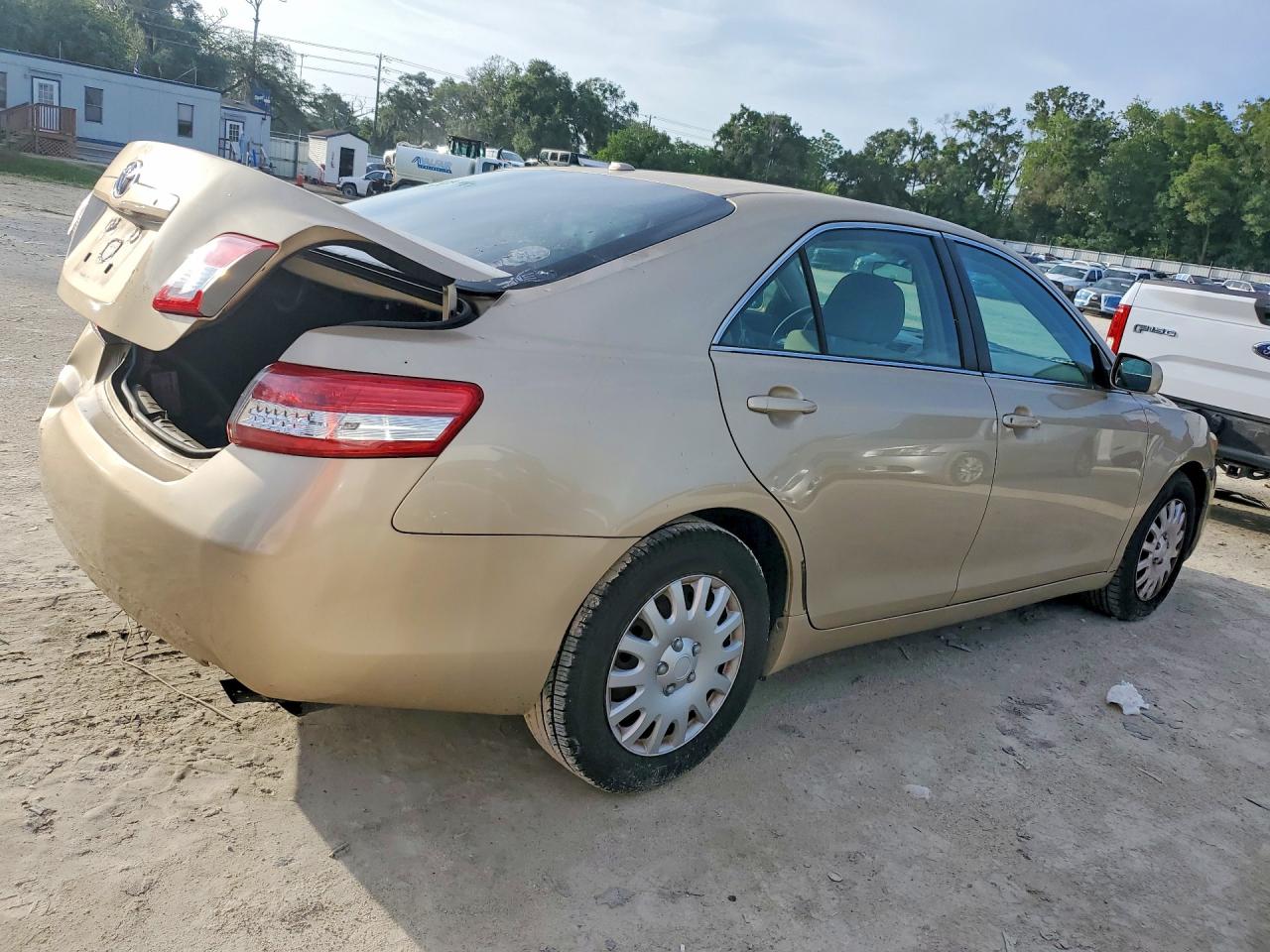 2011 Toyota Camry Base Gold vin: 4T1BF3EK2BU696659