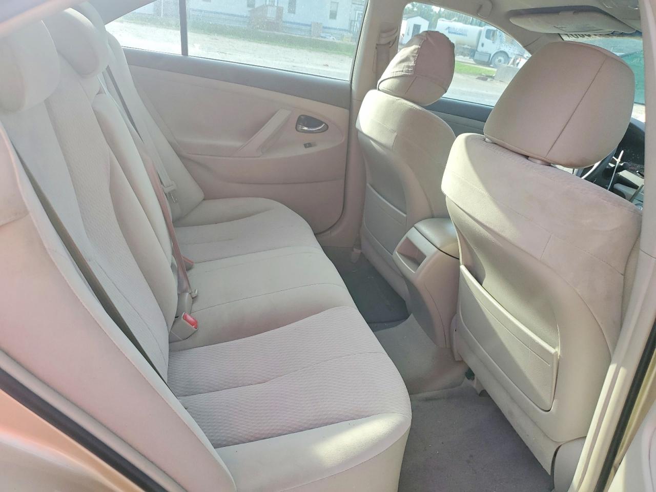 2011 Toyota Camry Base Gold vin: 4T1BF3EK2BU696659