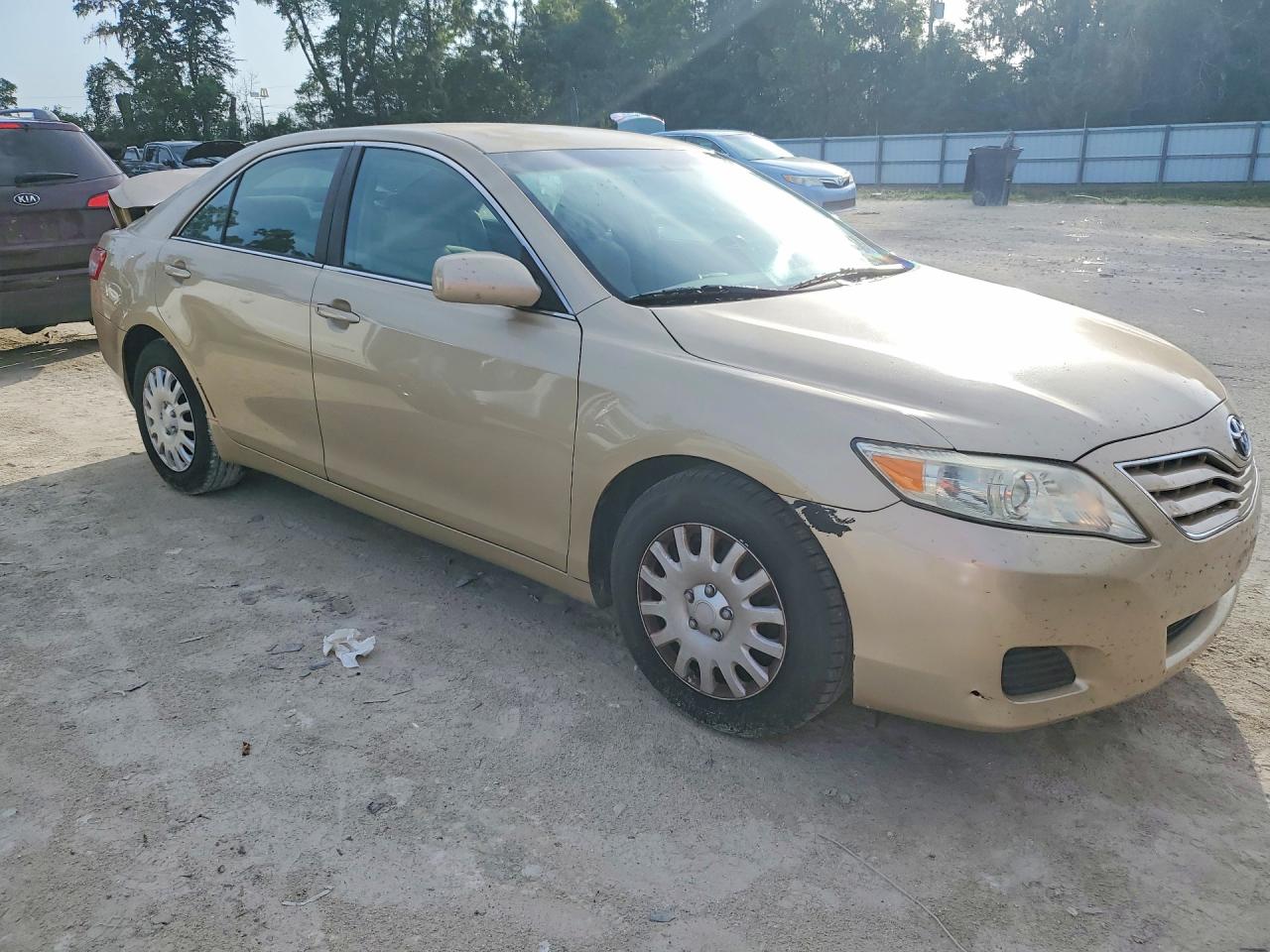 2011 Toyota Camry Base Gold vin: 4T1BF3EK2BU696659