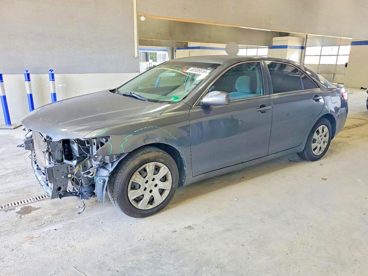 2011 Toyota Camry Le Gray vin: 4T1BF3EK2BU705831