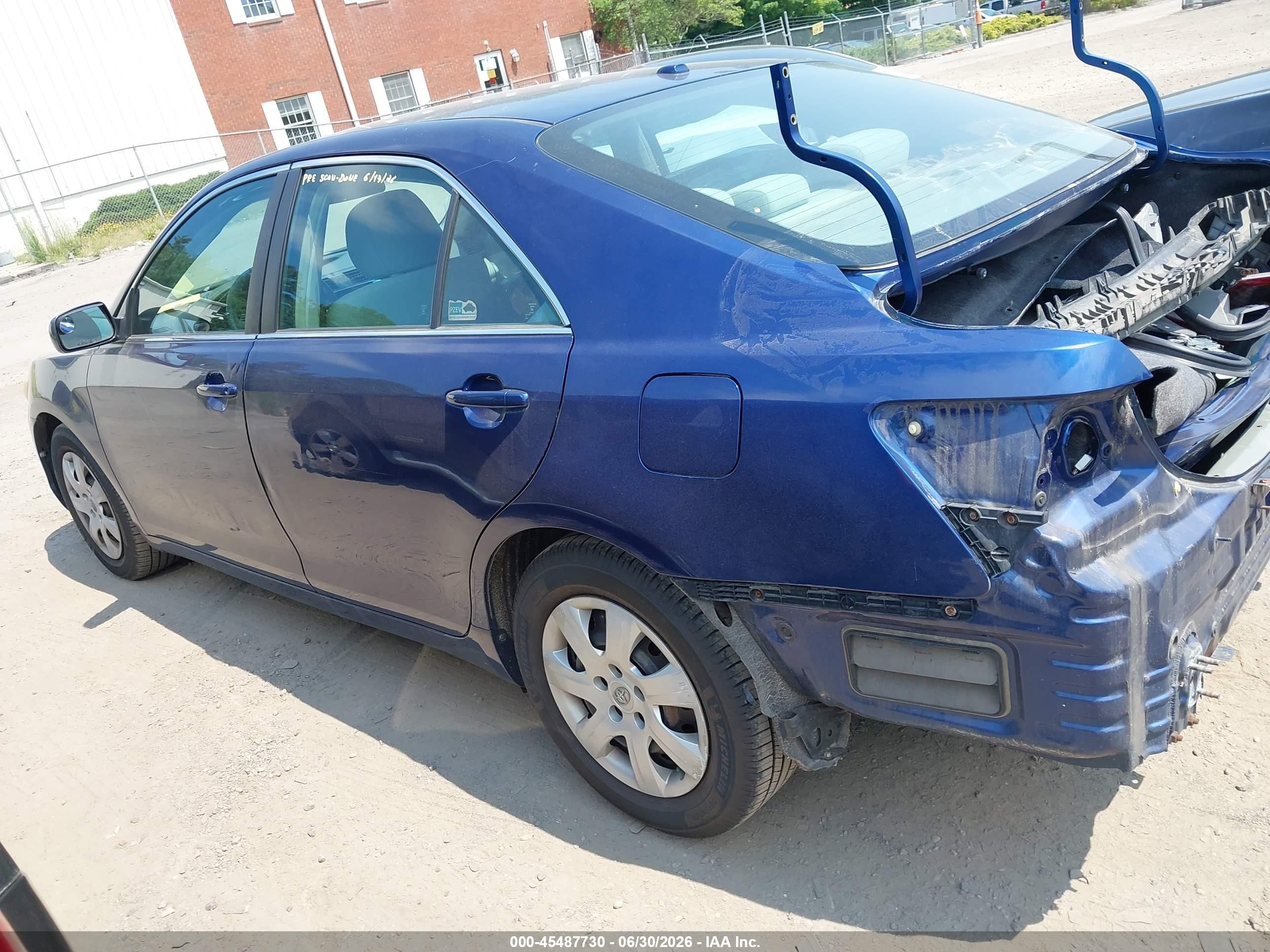 2011 Toyota Camry Le Blue vin: 4T1BF3EK2BU718112