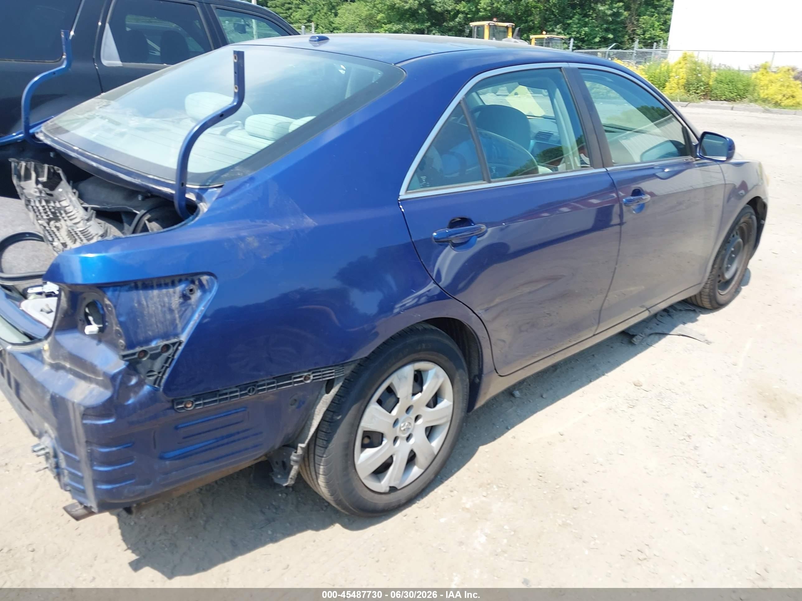 2011 Toyota Camry Le Blue vin: 4T1BF3EK2BU718112