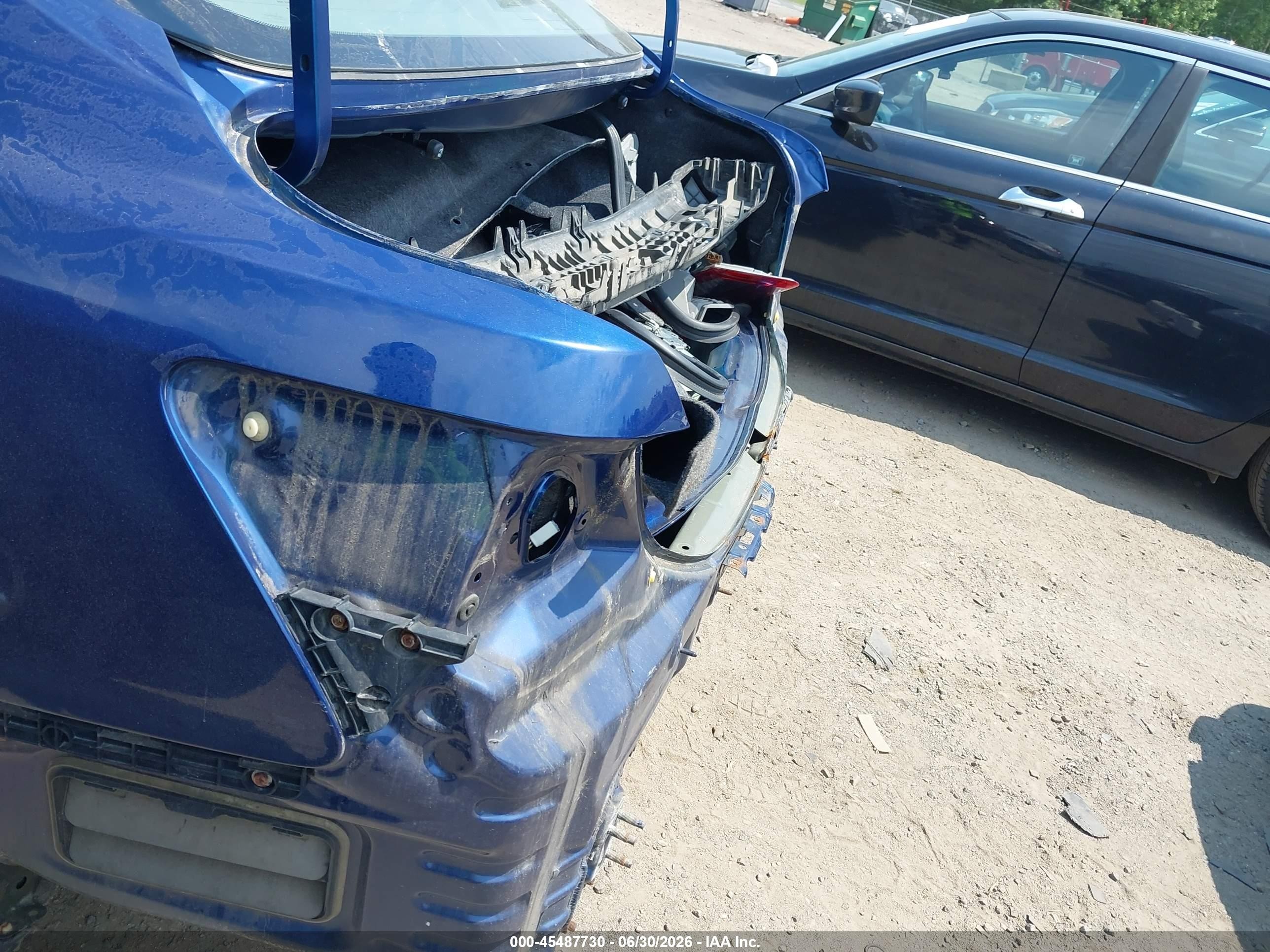 2011 Toyota Camry Le Blue vin: 4T1BF3EK2BU718112