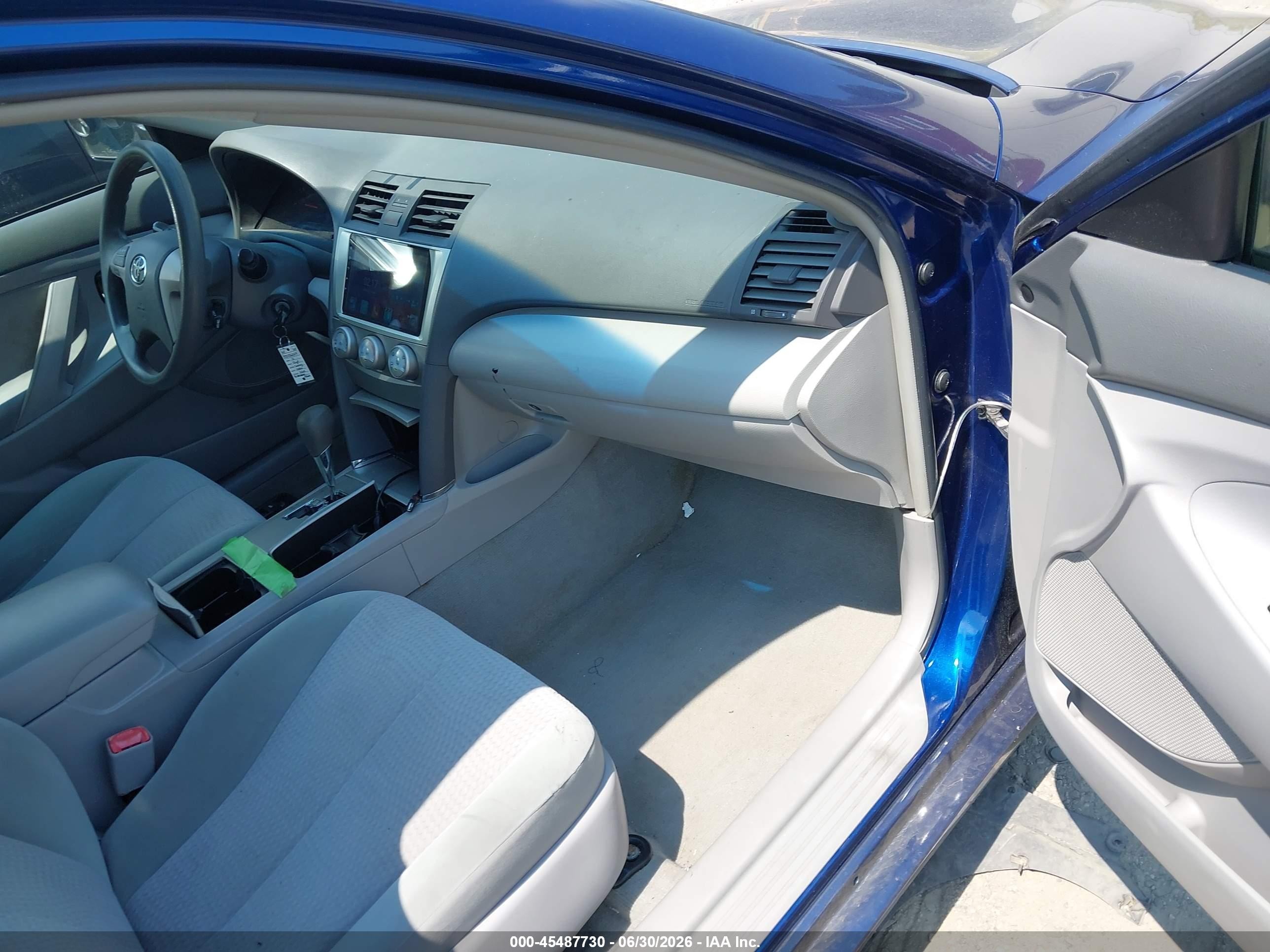 2011 Toyota Camry Le Blue vin: 4T1BF3EK2BU718112