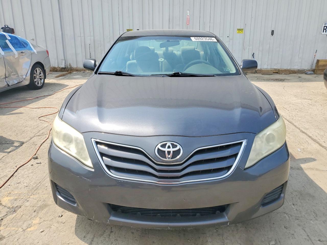 2011 Toyota Camry Le Silver vin: 4T1BF3EK2BU730454