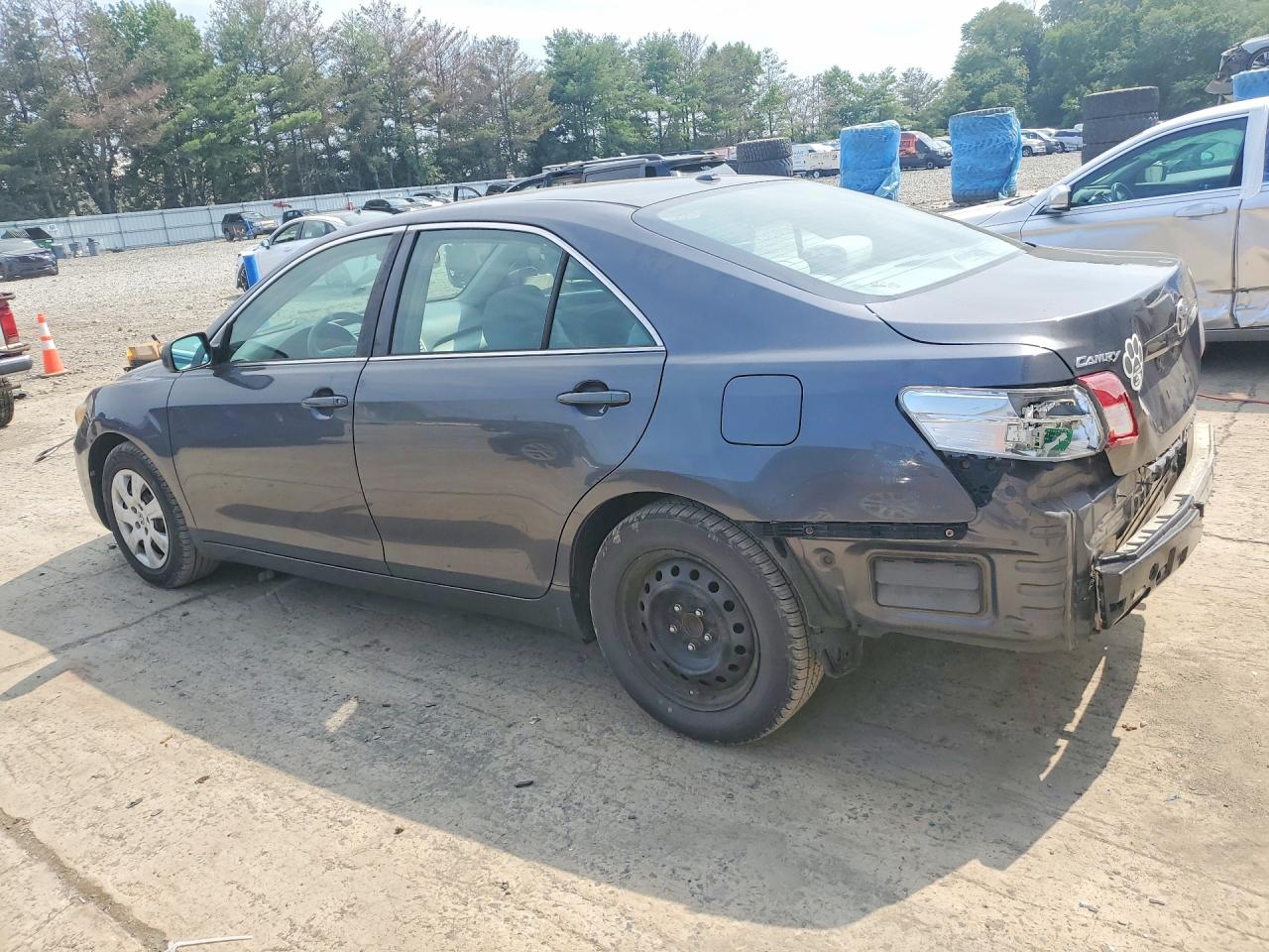 2011 Toyota Camry Le Silver vin: 4T1BF3EK2BU730454