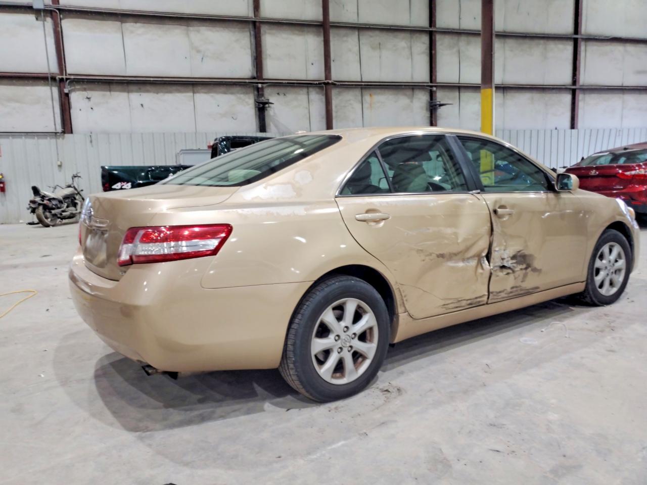 2011 Toyota Camry Le Beige vin: 4T1BF3EK2BU737176