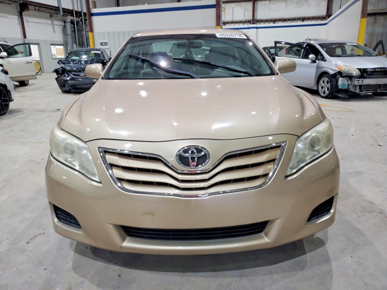 2011 Toyota Camry Le Beige vin: 4T1BF3EK2BU737176