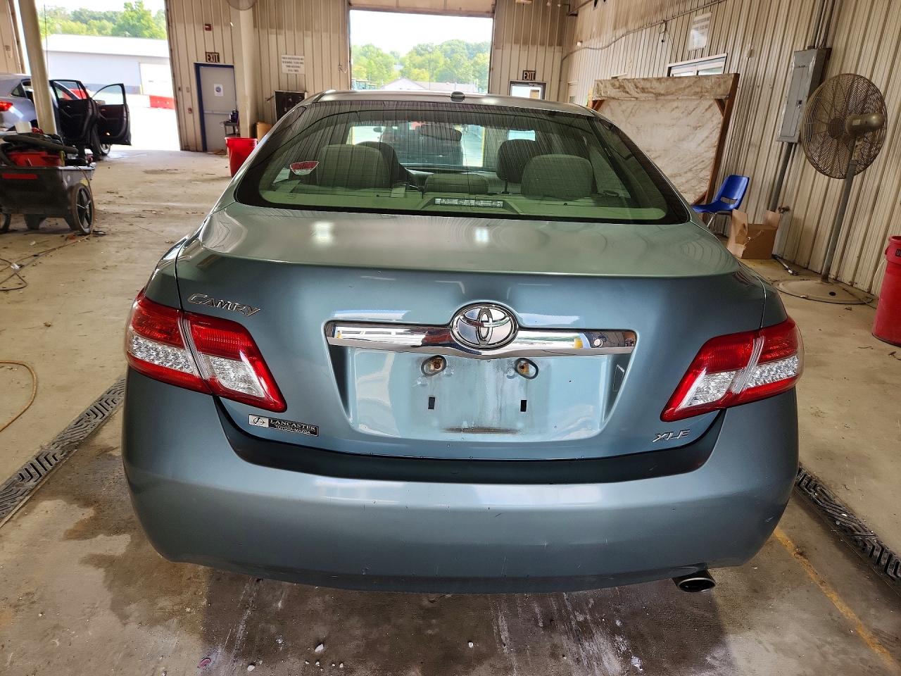 2011 Toyota Camry Xle Green vin: 4T1BF3EK2BU749005