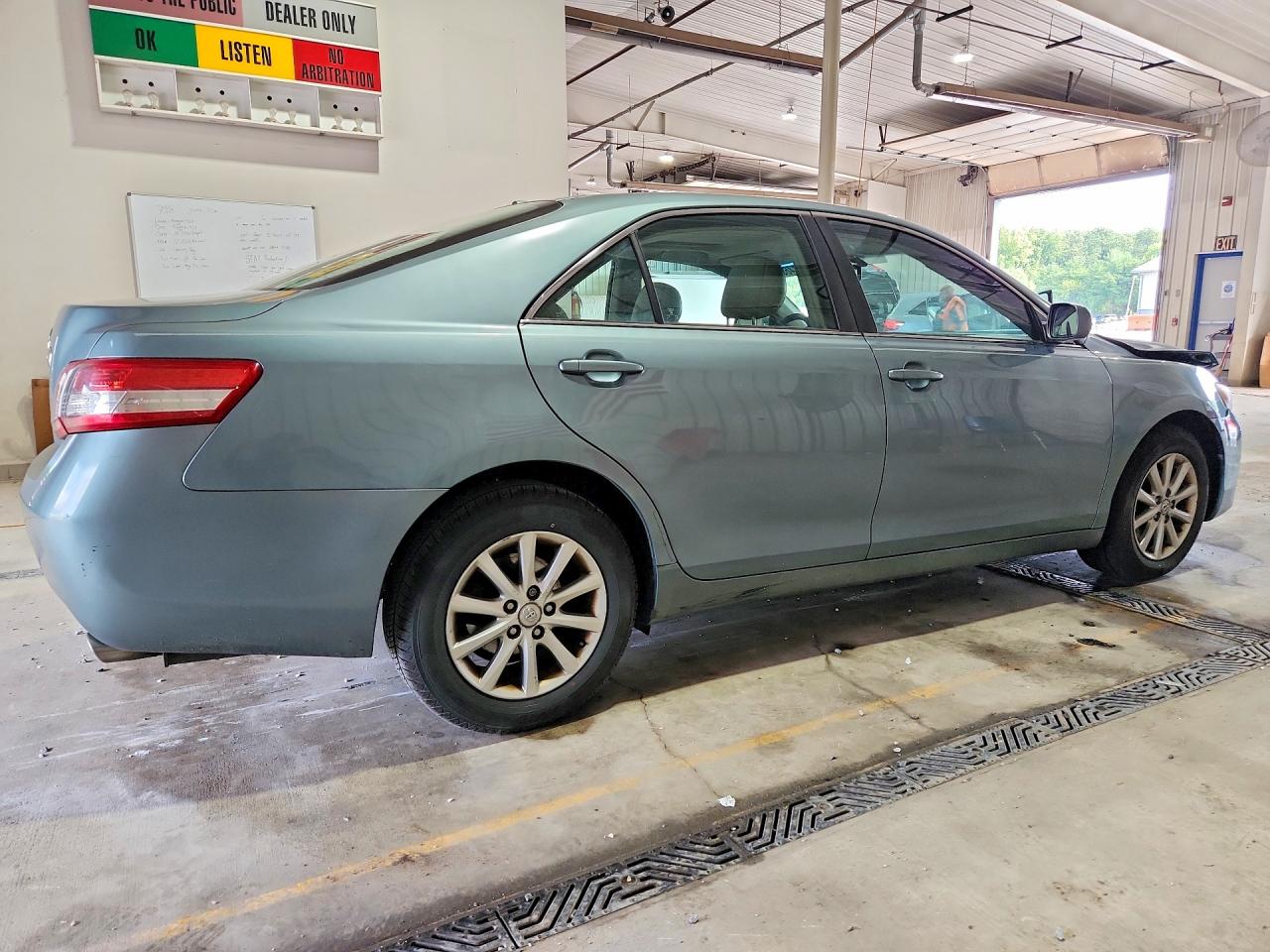 2011 Toyota Camry Xle Green vin: 4T1BF3EK2BU749005