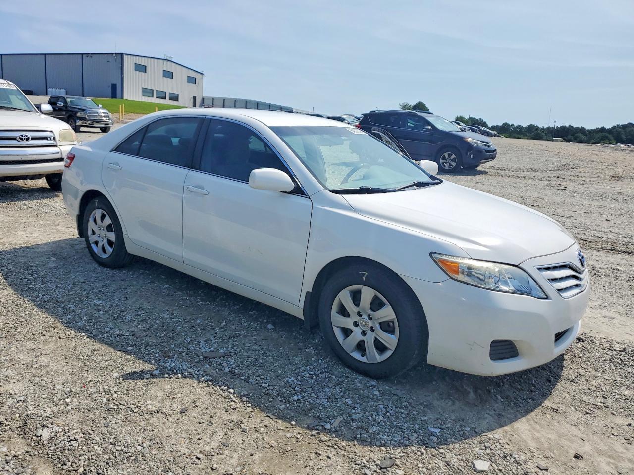 2011 Toyota Camry Base White vin: 4T1BF3EK2BU749568