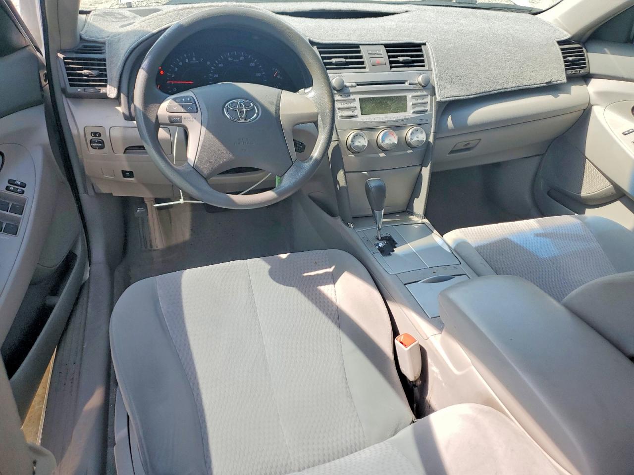2011 Toyota Camry Base White vin: 4T1BF3EK2BU749568