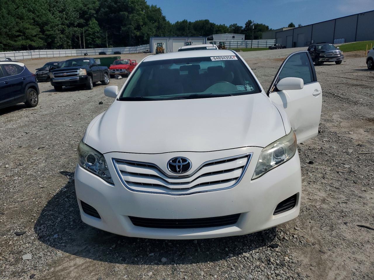 2011 Toyota Camry Base White vin: 4T1BF3EK2BU749568