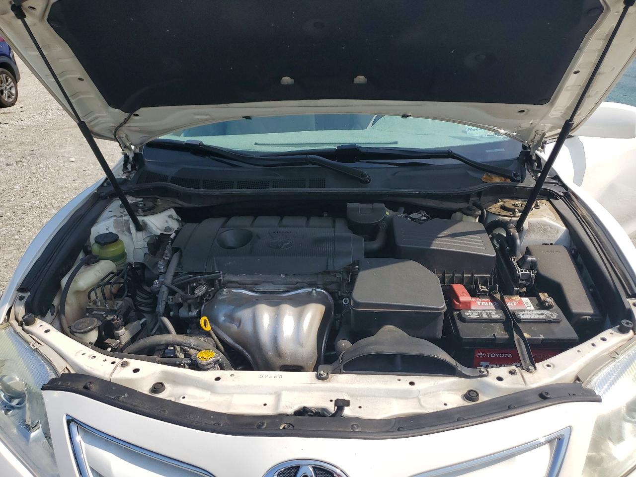2011 Toyota Camry Base White vin: 4T1BF3EK2BU749568