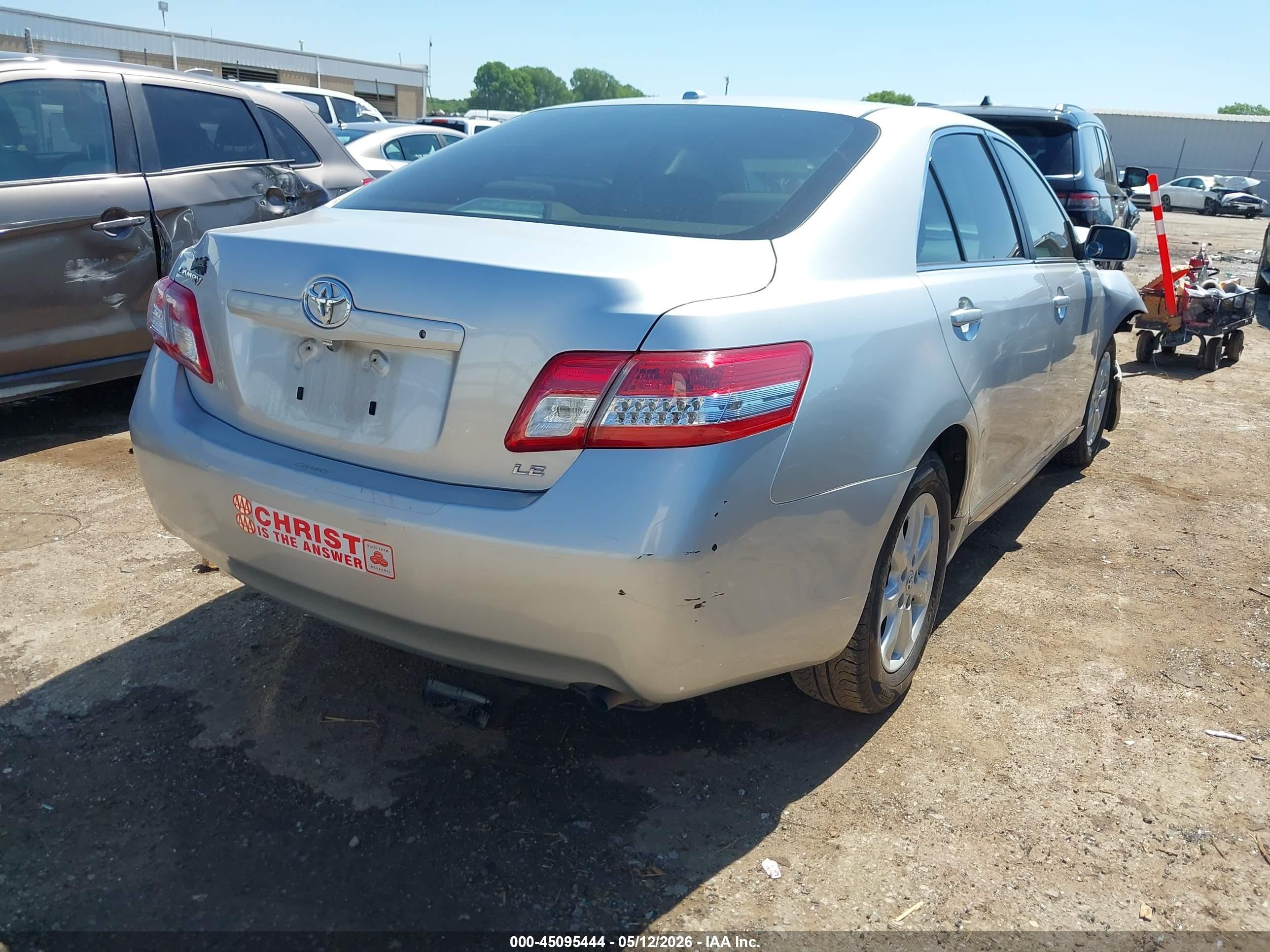 2011 Toyota Camry Le Серебряный vin: 4T1BF3EK2BU756164