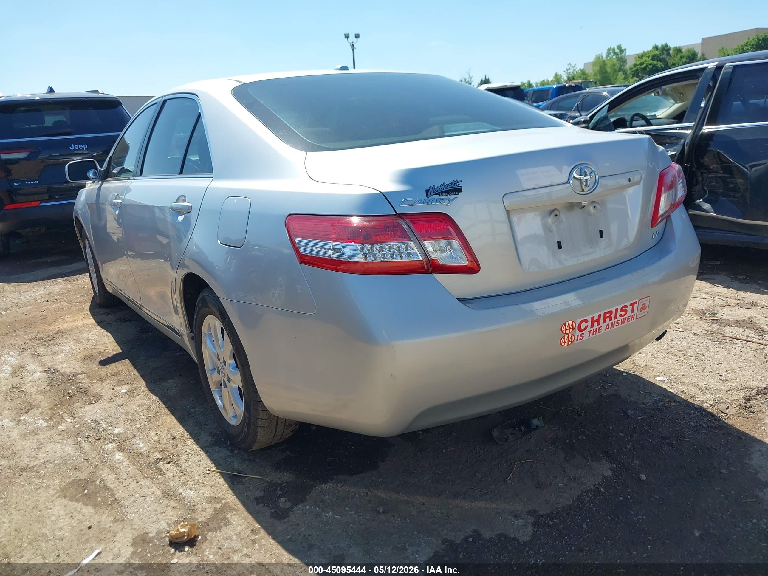 2011 Toyota Camry Le Серебряный vin: 4T1BF3EK2BU756164