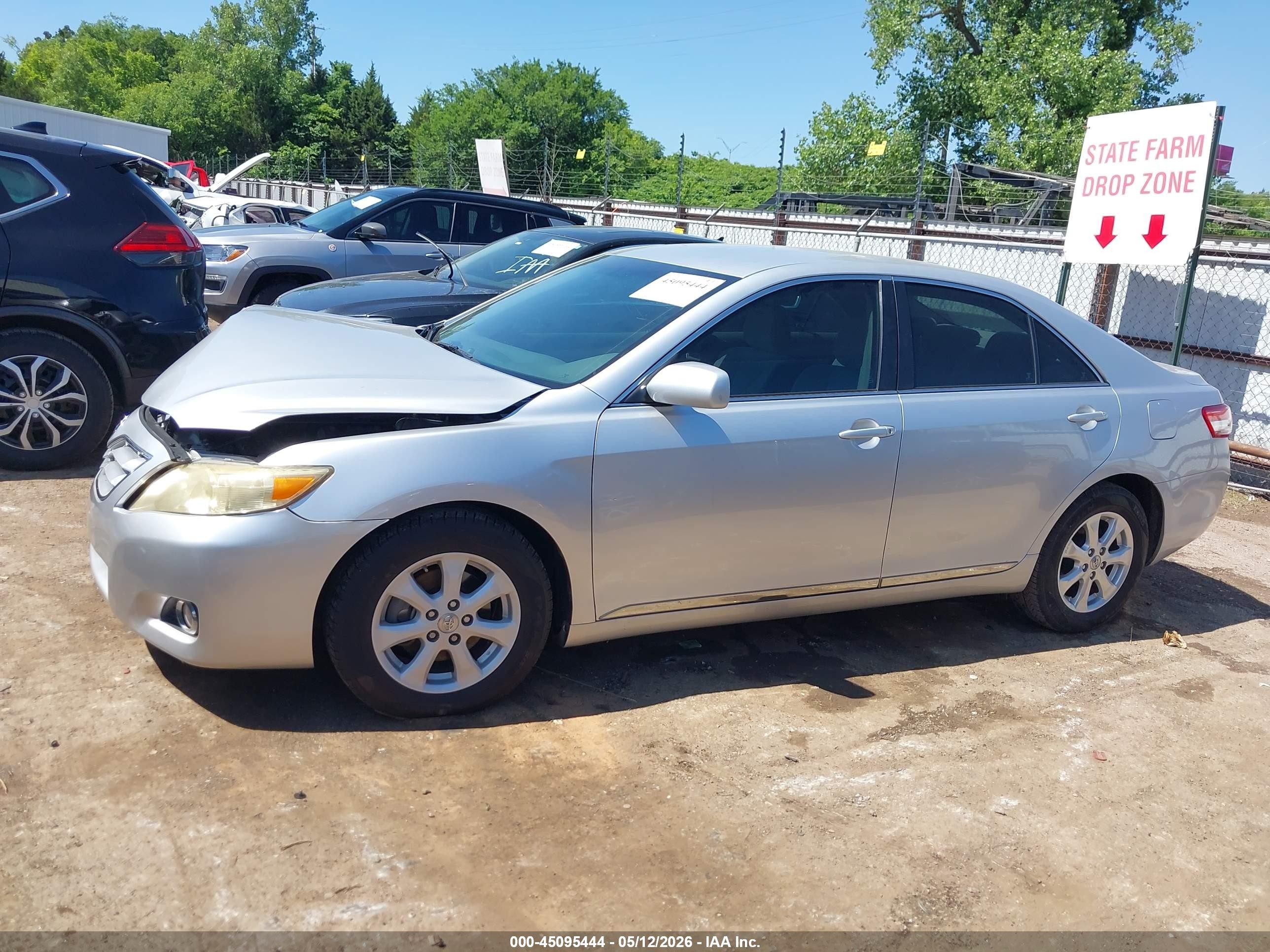 2011 Toyota Camry Le Серебряный vin: 4T1BF3EK2BU756164