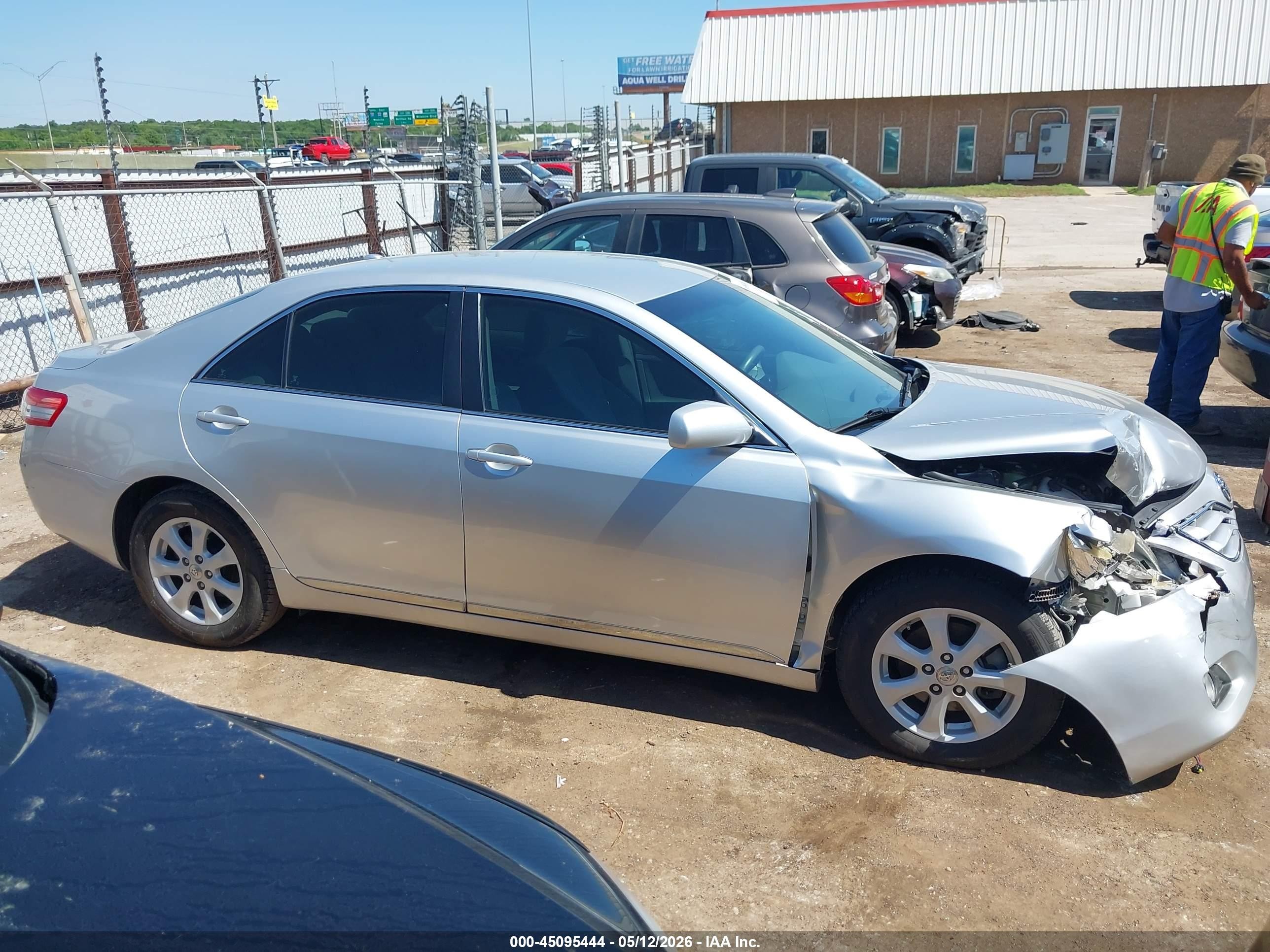 2011 Toyota Camry Le Серебряный vin: 4T1BF3EK2BU756164