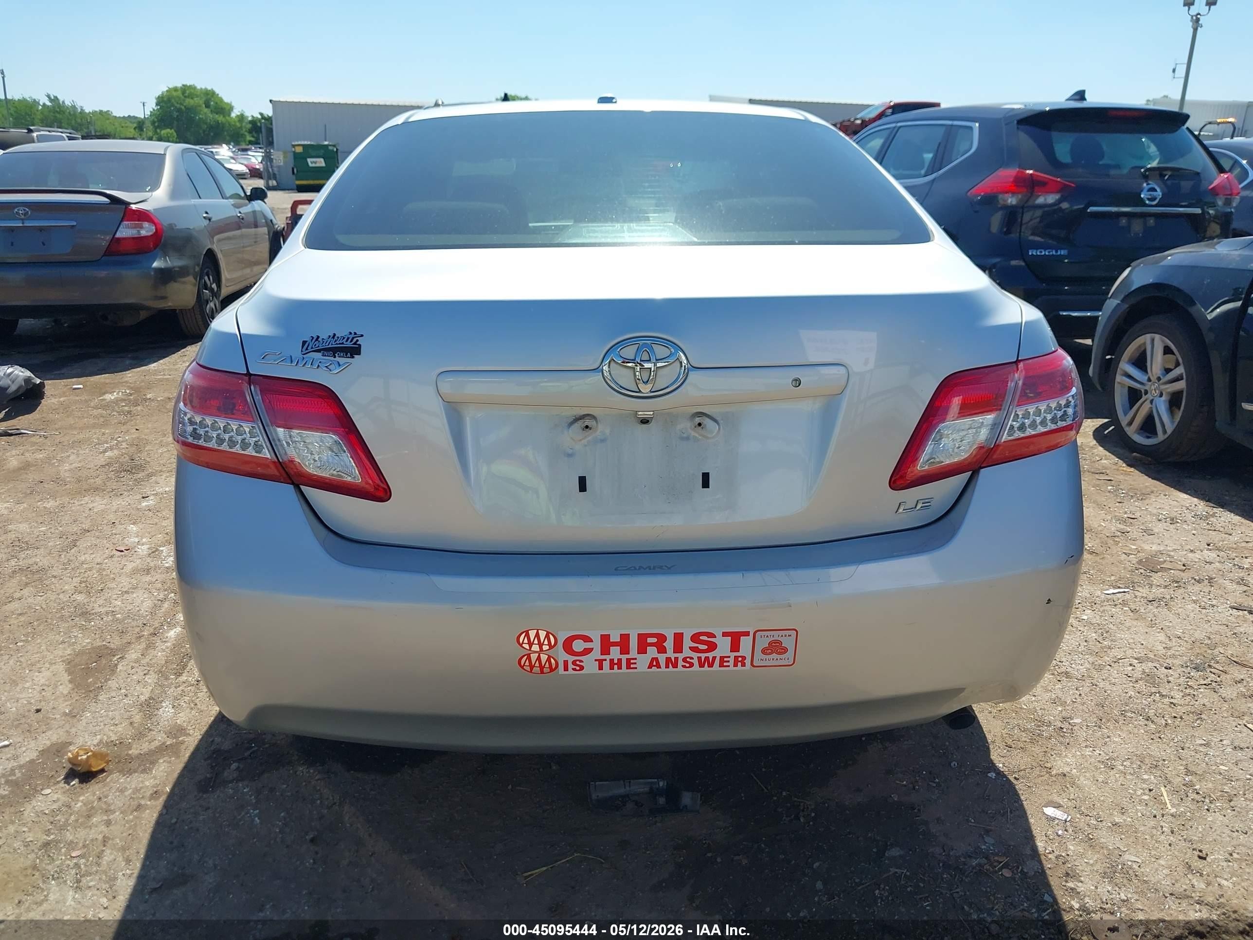 2011 Toyota Camry Le Серебряный vin: 4T1BF3EK2BU756164