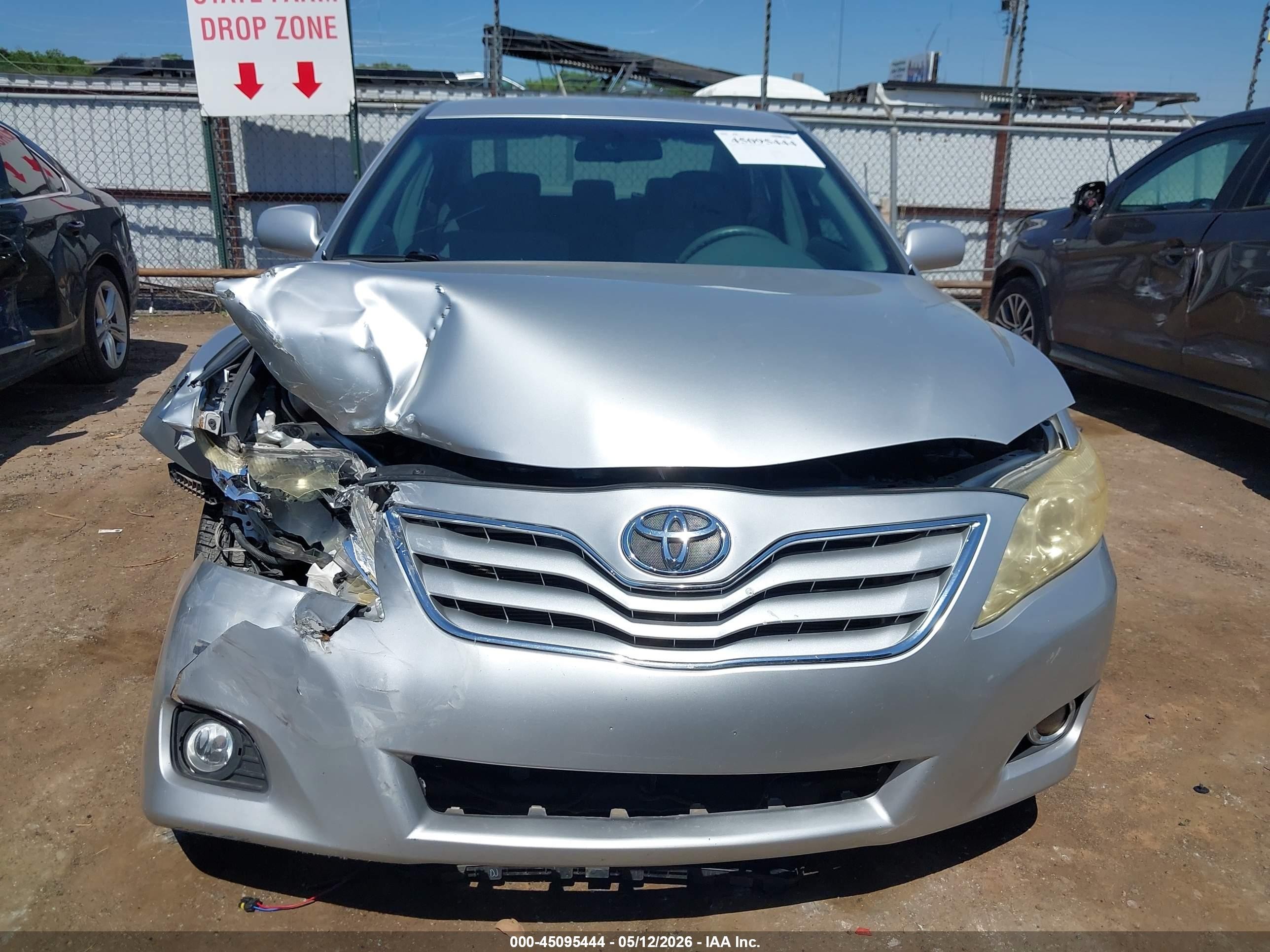 2011 Toyota Camry Le Серебряный vin: 4T1BF3EK2BU756164